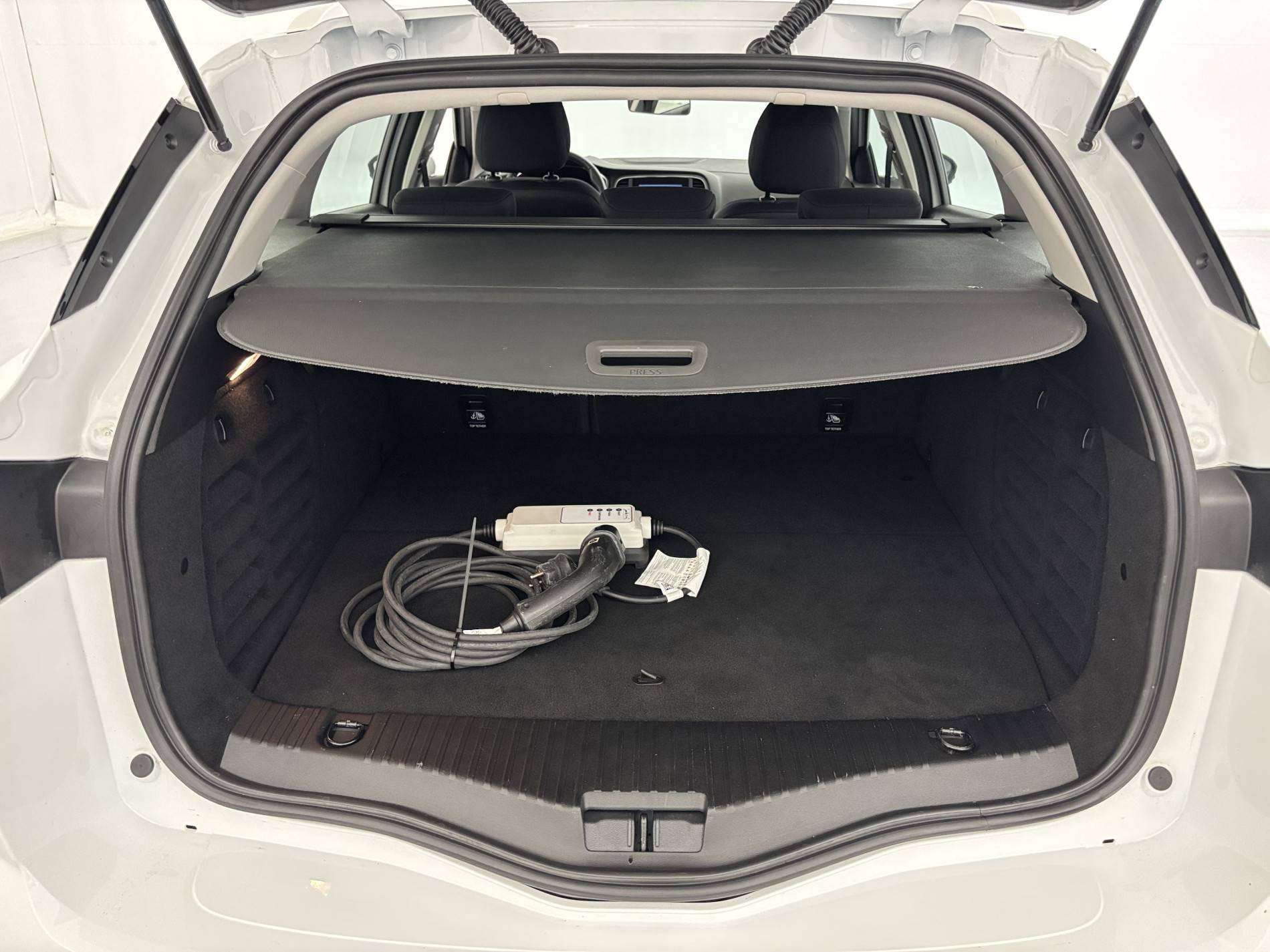 Vente en ligne Renault Megane 4 Estate  E-Tech plug-in Hybrid 160 au prix de 18 490 €