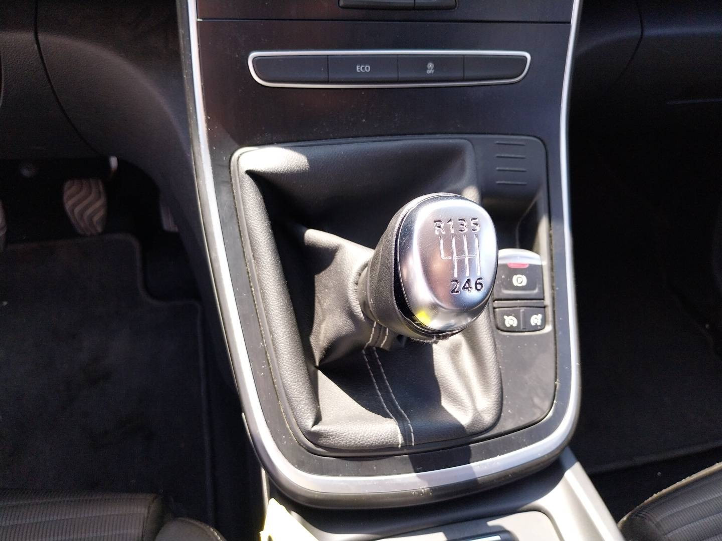 Vente en ligne Renault Grand Scenic 4 Grand Scenic TCe 140 au prix de 19 590 €