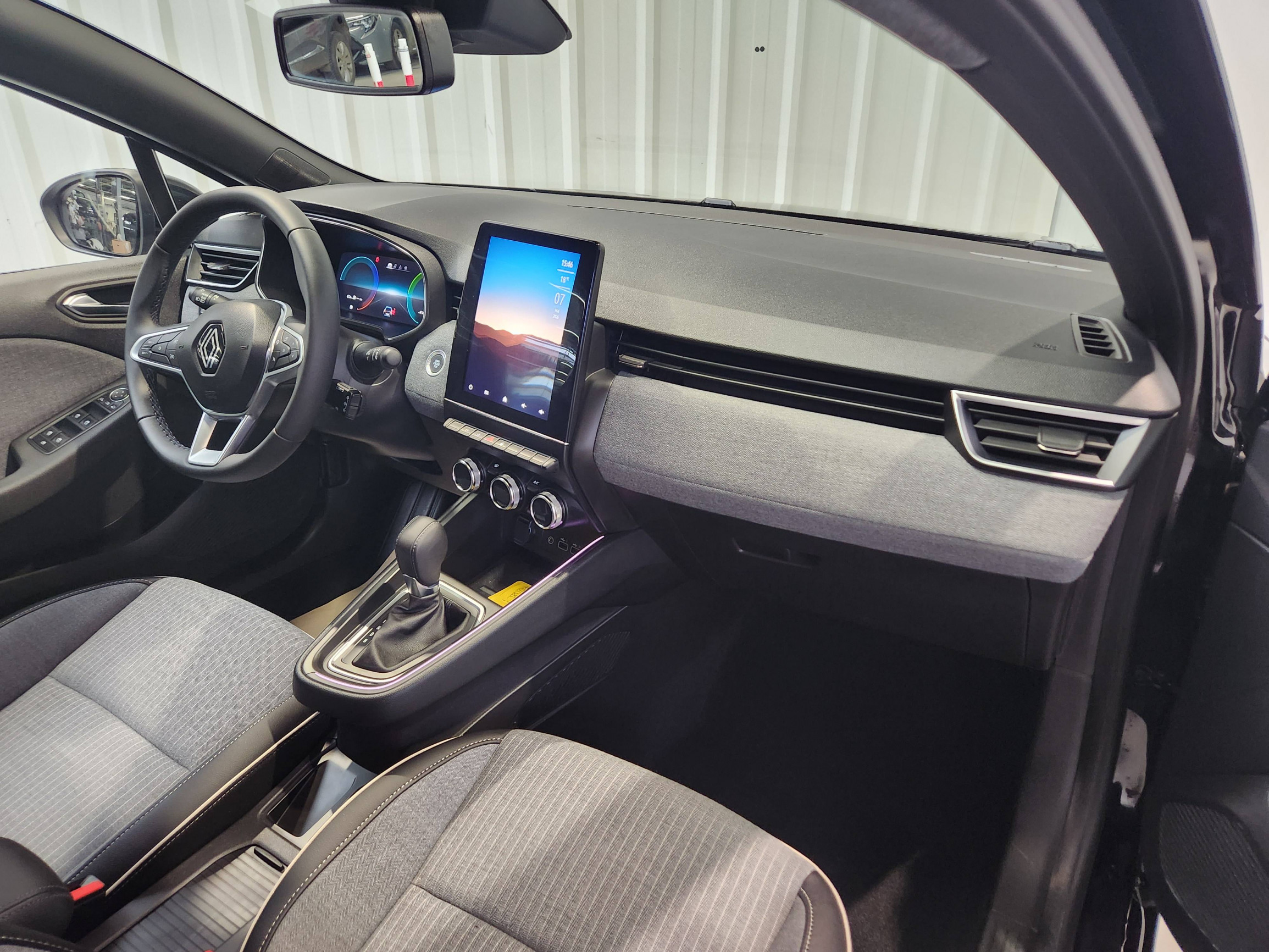 Vente en ligne Renault Clio 5 Clio E-Tech full hybrid 145 au prix de 18 890 €