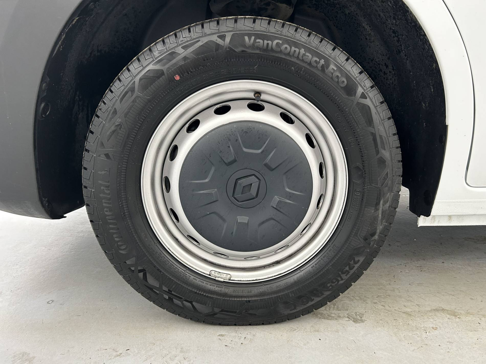 Vente en ligne Renault Master Fourgon MASTER FGN TRAC F3500 L3H3 BLUE DCI 135 au prix de 26 990 €