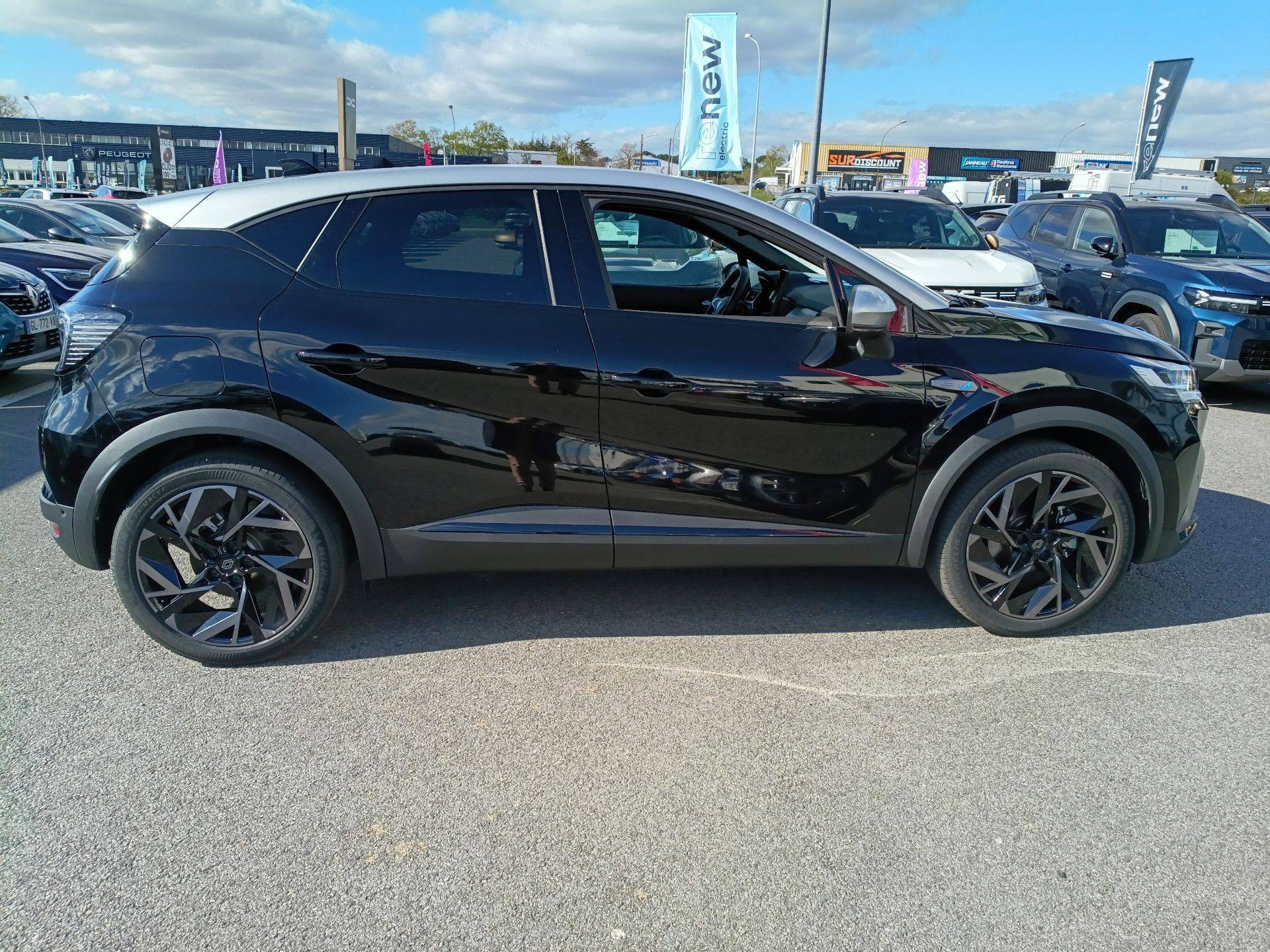 Vente en ligne Renault Captur  E-Tech full hybrid 145 ch au prix de 27 990 €