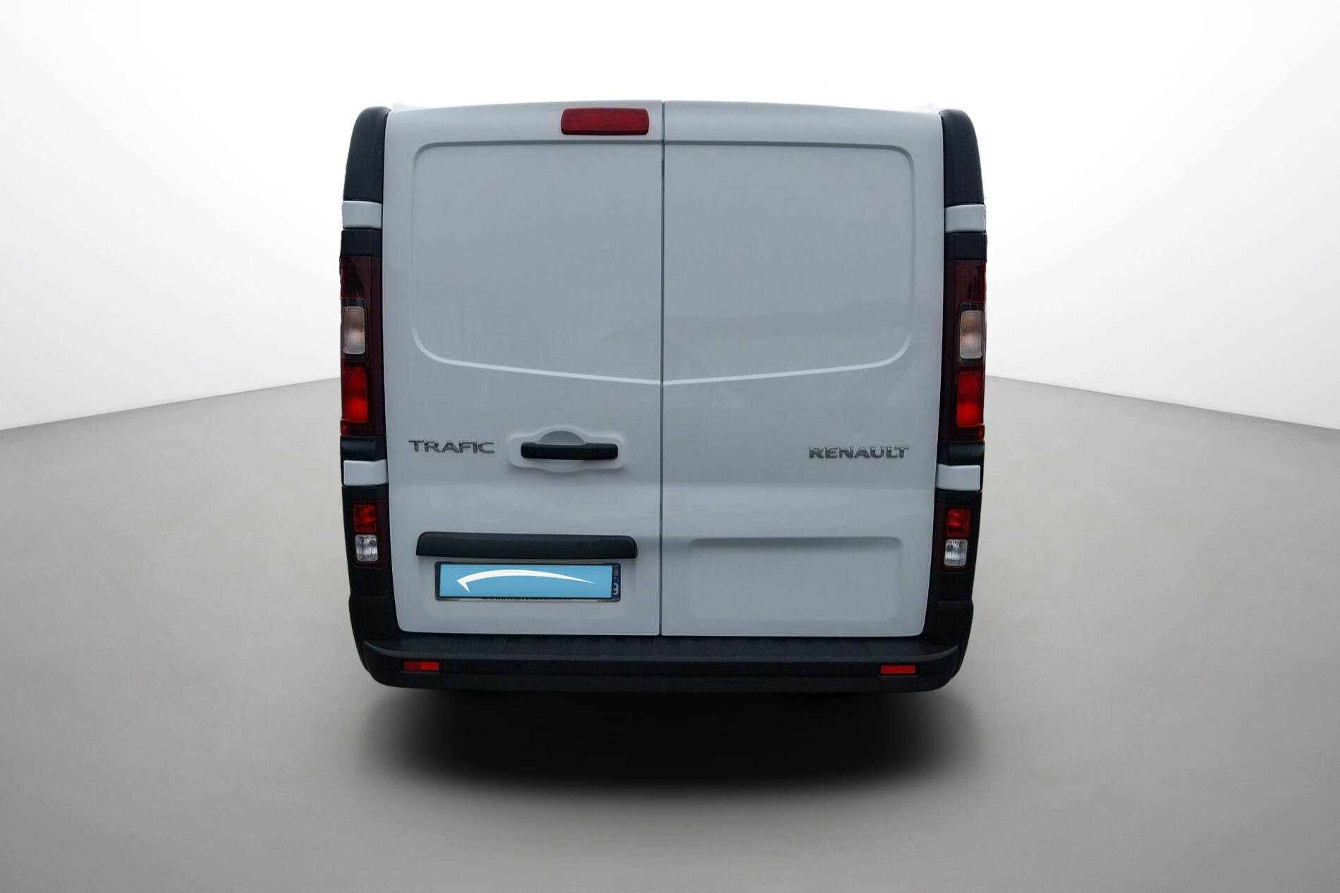 Vente en ligne Renault Trafic 3 Fourgon TRAFIC FG BLUE DCI 130 L1H1 3T GSR2 au prix de 23 990 €