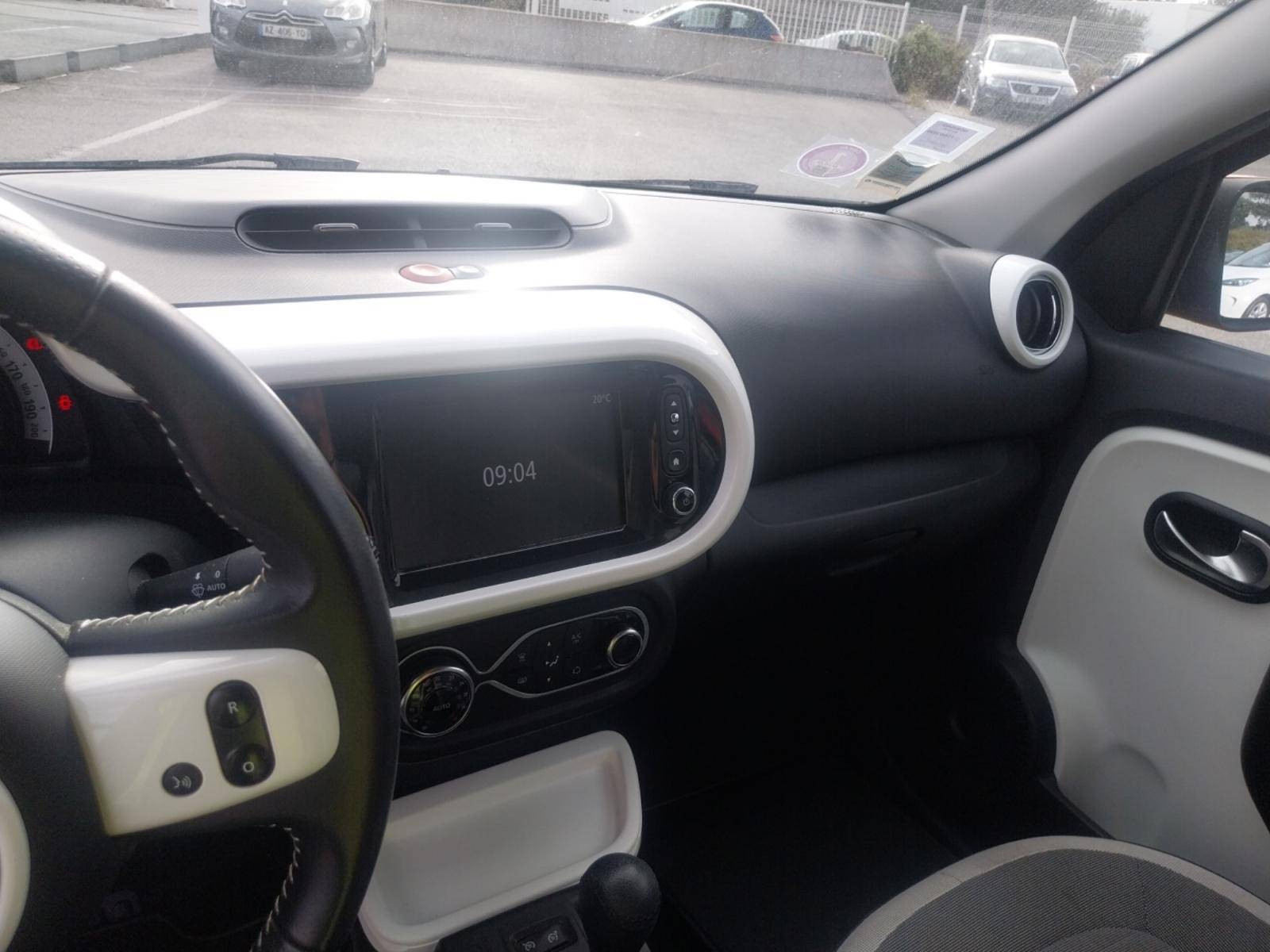 Vente en ligne Renault Twingo 3  0.9 TCe 90 E6C au prix de 13 490 €
