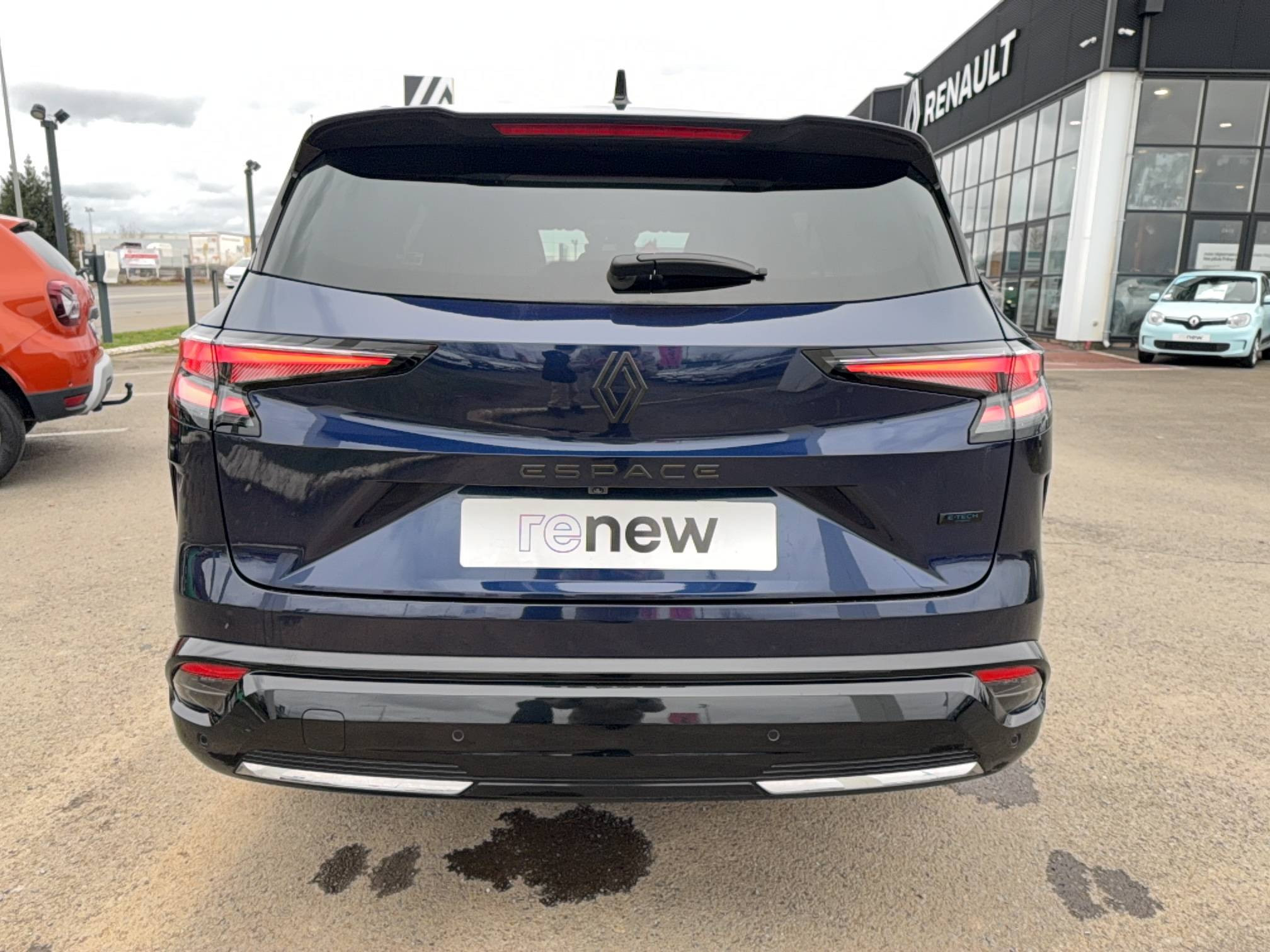Vente en ligne Renault Espace Espace full hybrid E-Tech 200 ch 7pl au prix de 48 780 €