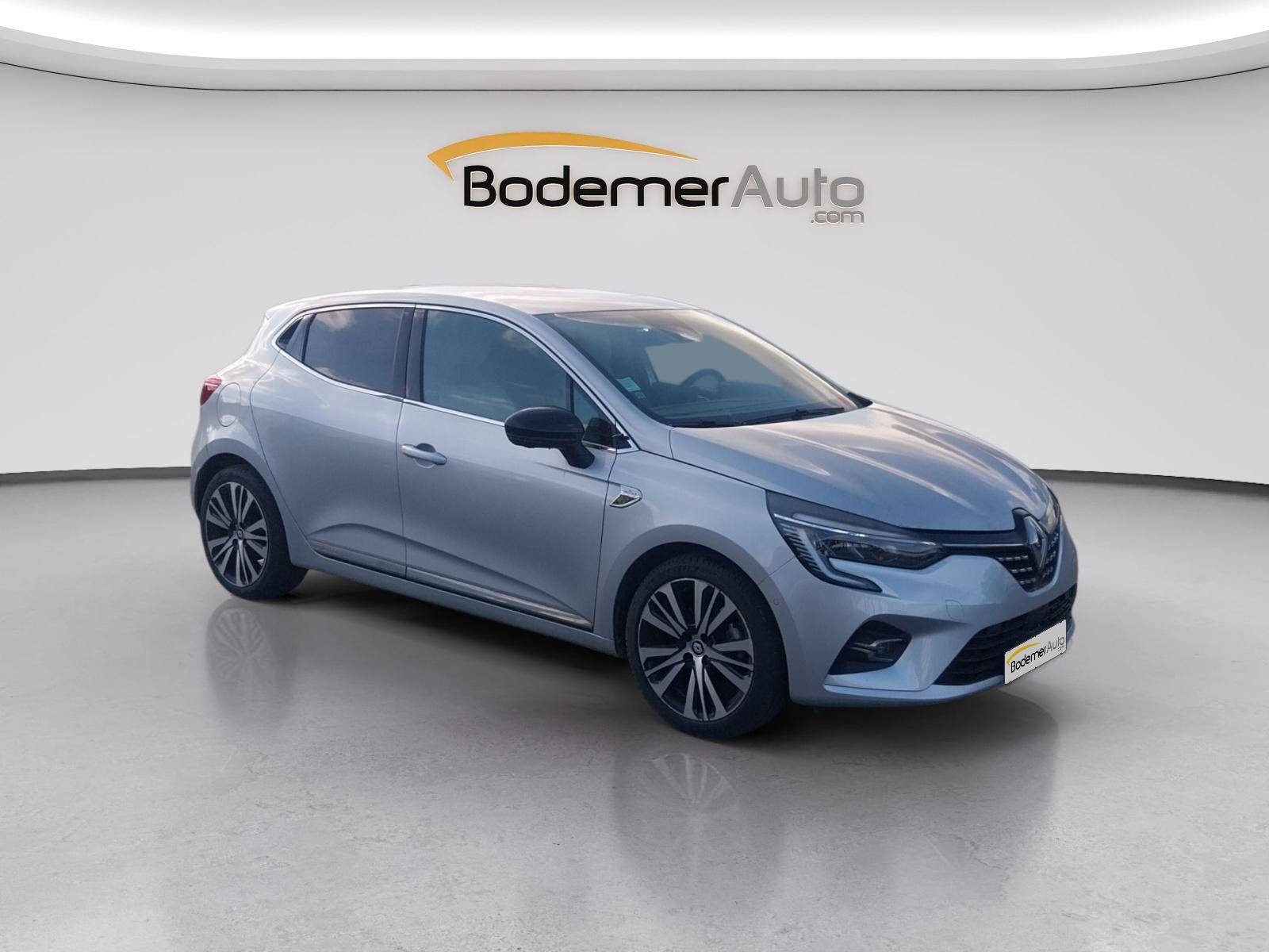 Vente en ligne Renault Clio 5 Clio E-Tech 140 - 21N au prix de 19 570 €
