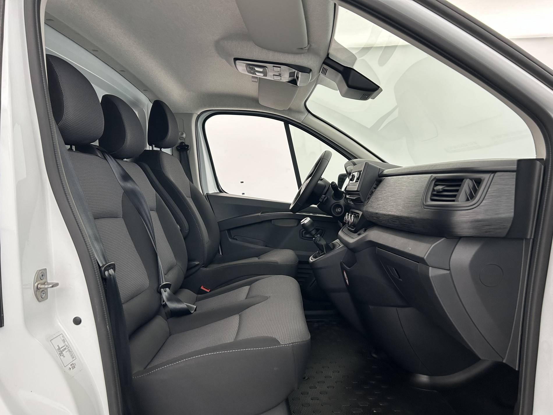 Vente en ligne Renault Trafic 3 Fourgon TRAFIC FGN L1H1 3000 KG BLUE DCI 130 au prix de 24 590 €