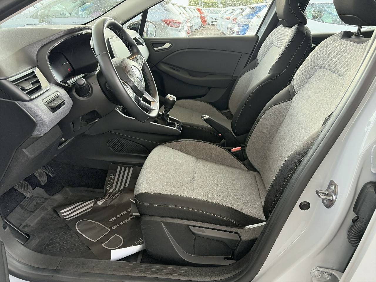 Vente en ligne Renault Clio 5 Clio TCe 90 au prix de 14 990 €