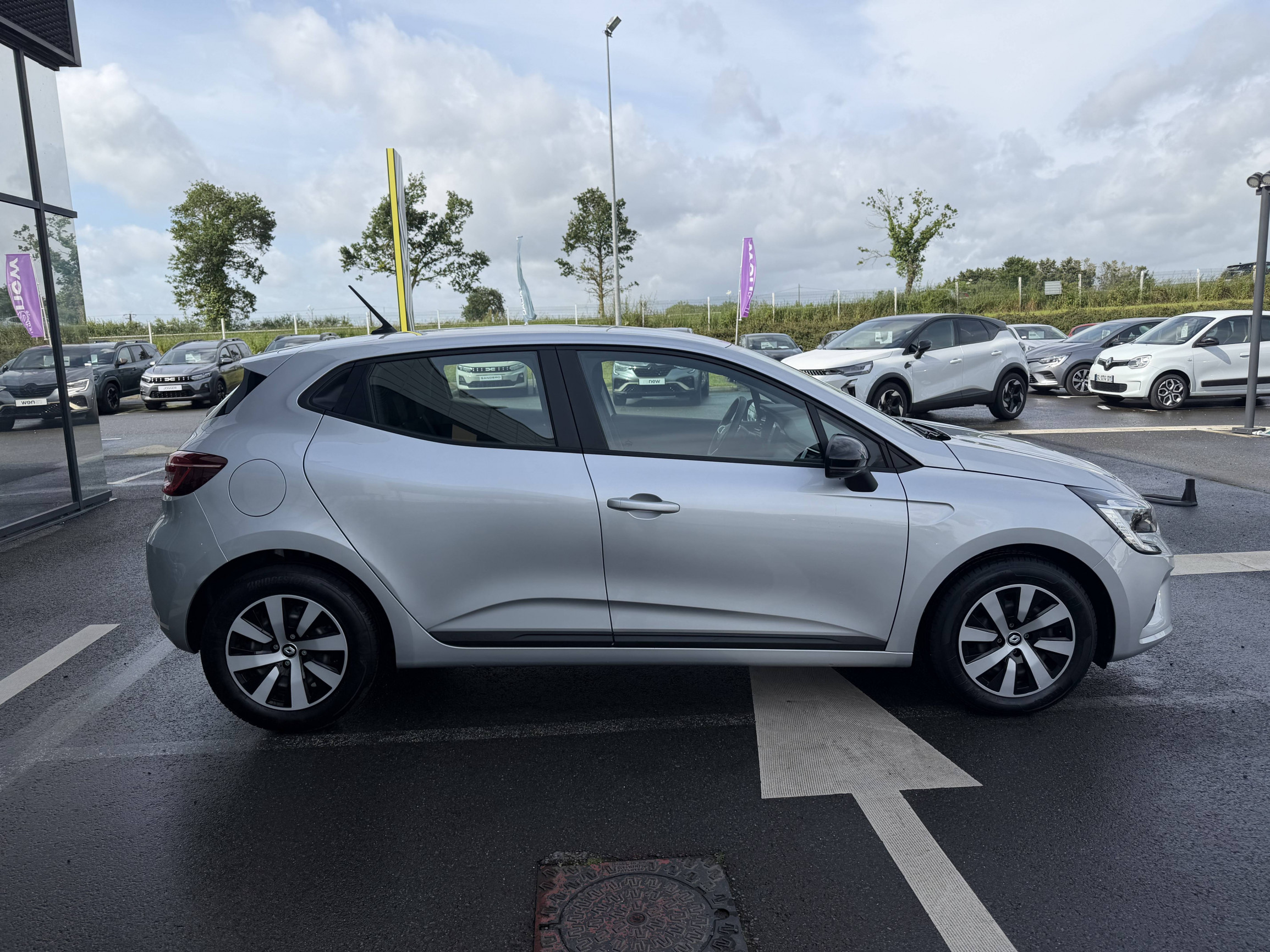 Vente en ligne Renault Clio 5 Clio TCe 90 au prix de 14 990 €