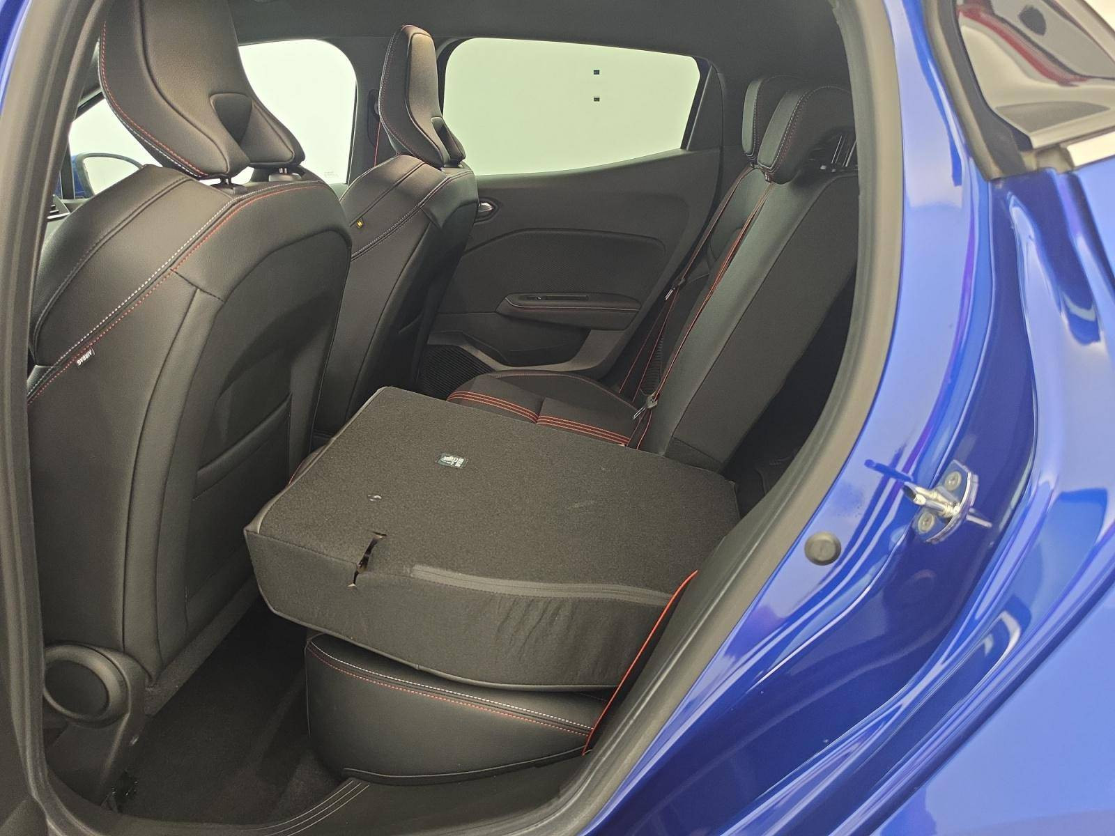 Vente en ligne Renault Clio 5 Clio E-Tech 140 - 21N au prix de 17 390 €
