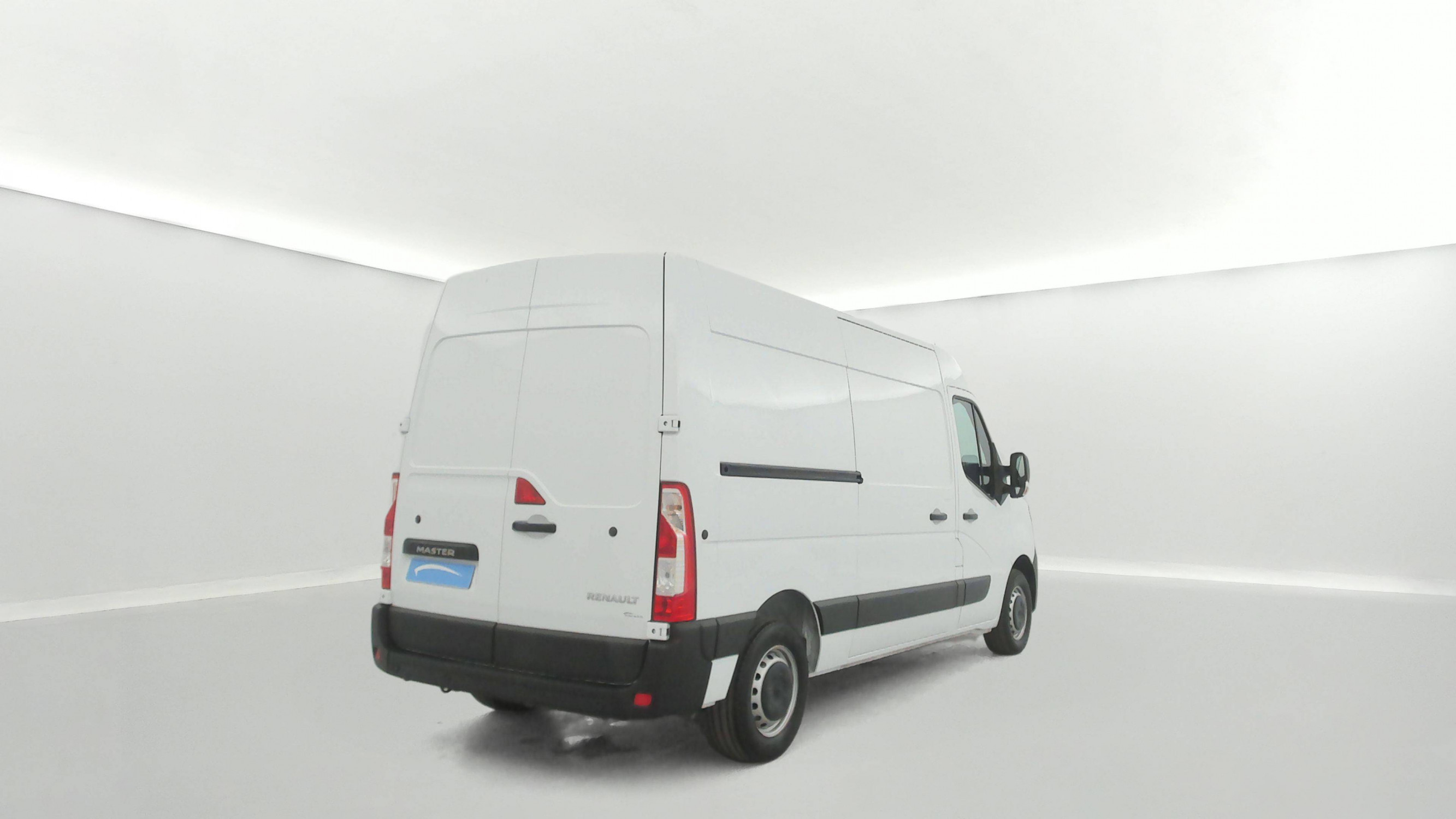 Vente en ligne Renault Master Fourgon MASTER FGN TRAC F3500 L2H2 BLUE DCI 135 au prix de 25 990 €