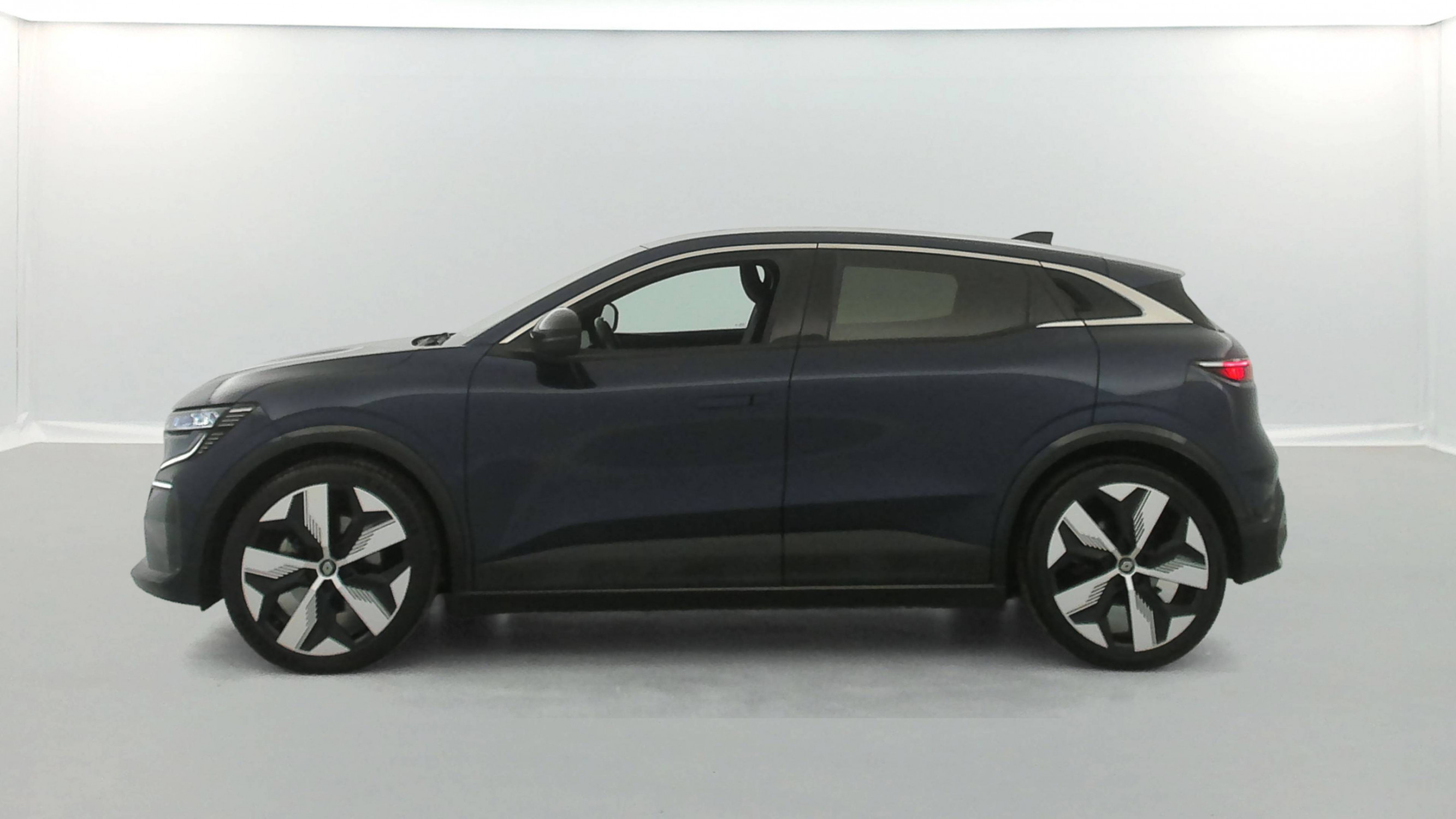 Vente en ligne Renault Megane E-Tech  EV40 130ch standard charge au prix de 18 490 €