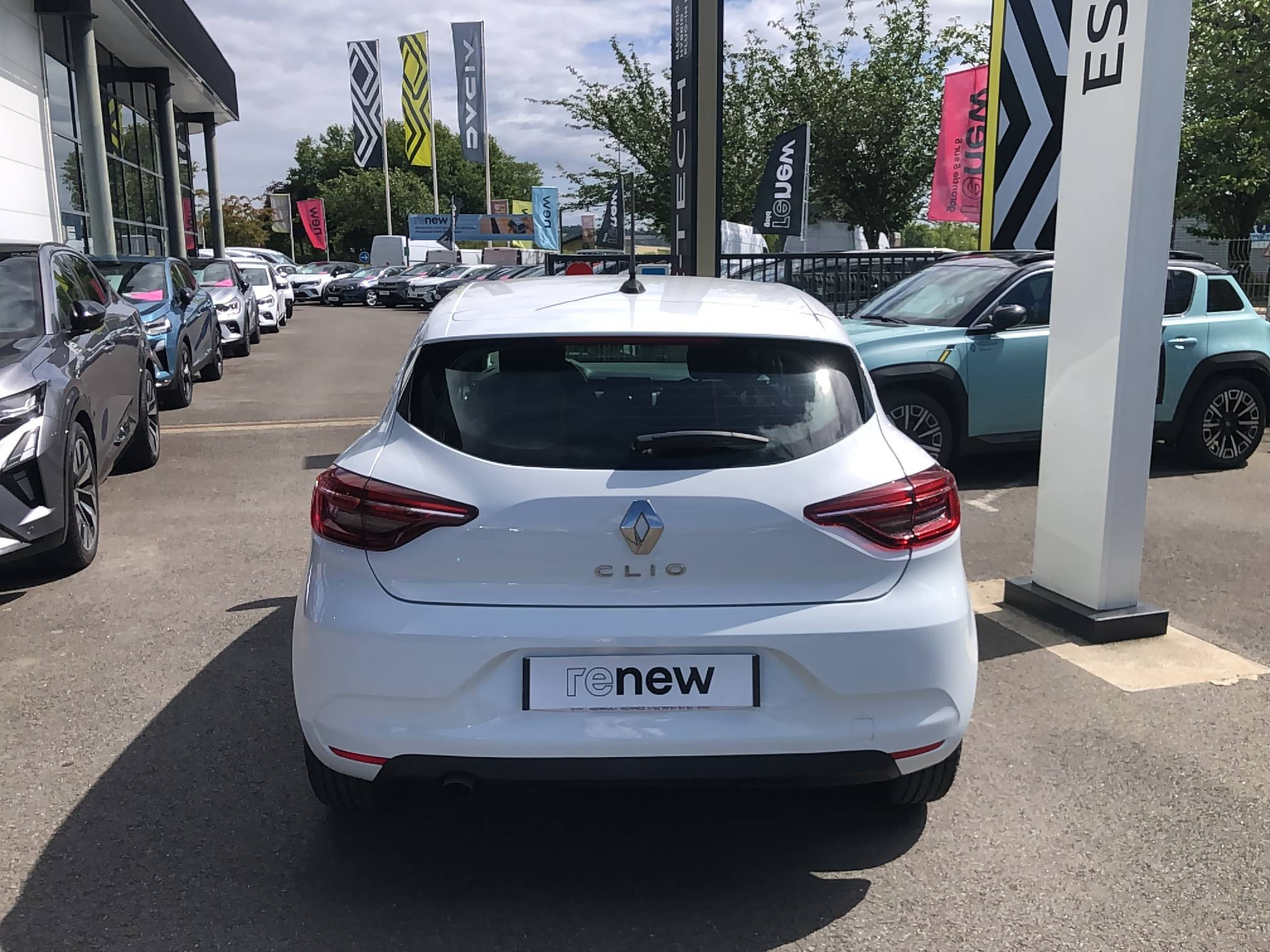 Vente en ligne Renault Clio 5 CLIO SOCIETE BLUE DCI 85 au prix de 10 490 €