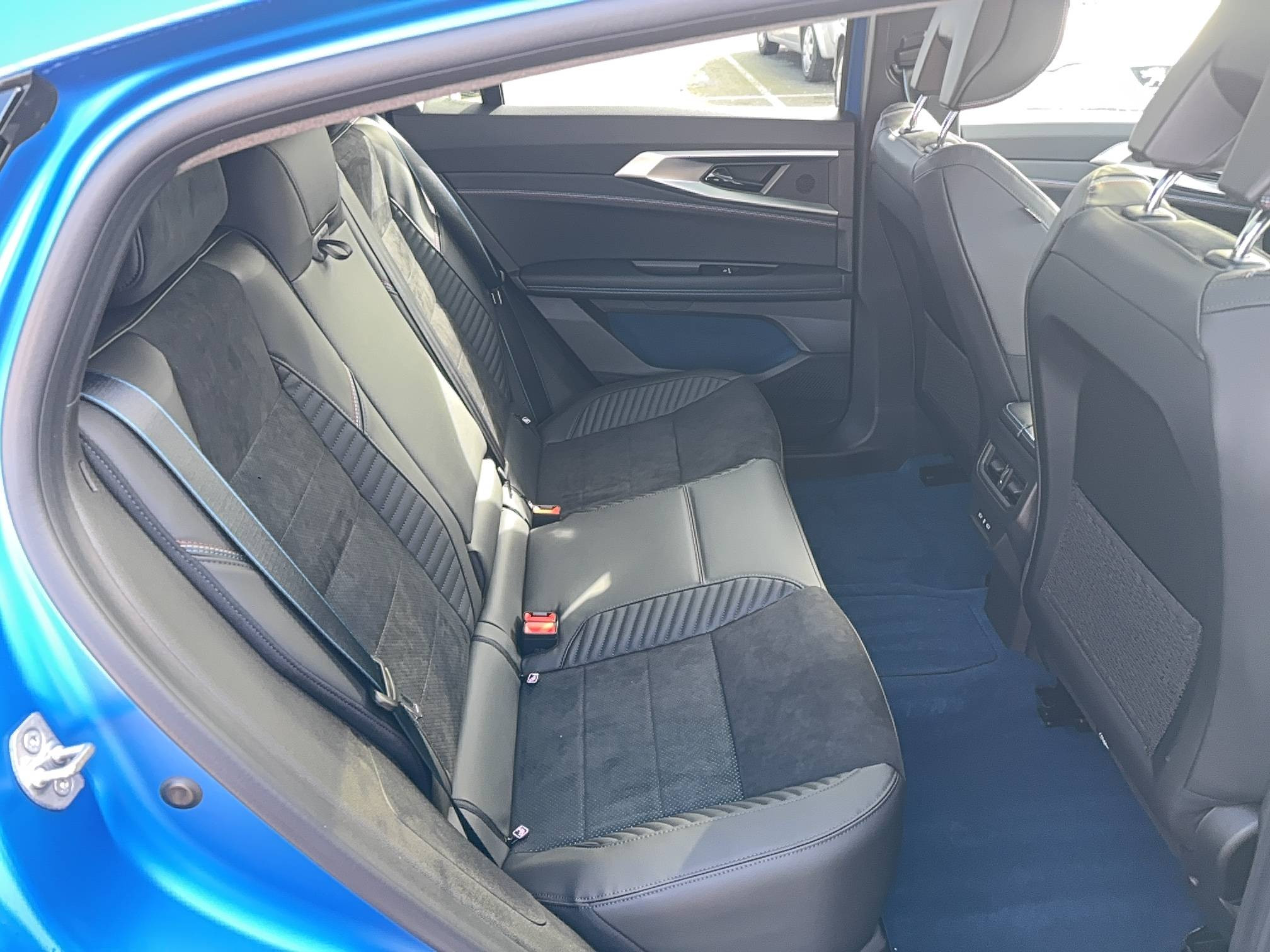 Vente en ligne Renault Rafale  hyper hybrid E-Tech 300 ch 4x4 au prix de 59 900 €