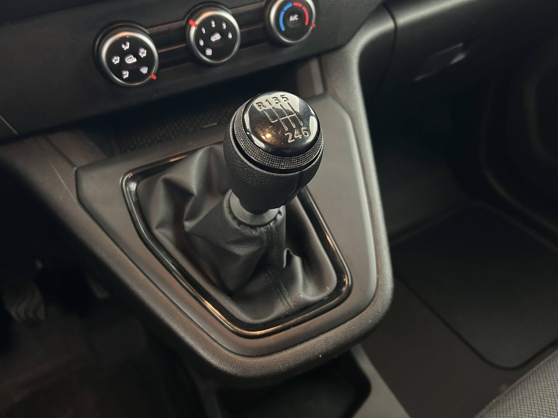 Vente en ligne Renault Kangoo Van  BLUE DCI 75 au prix de 15 490 €