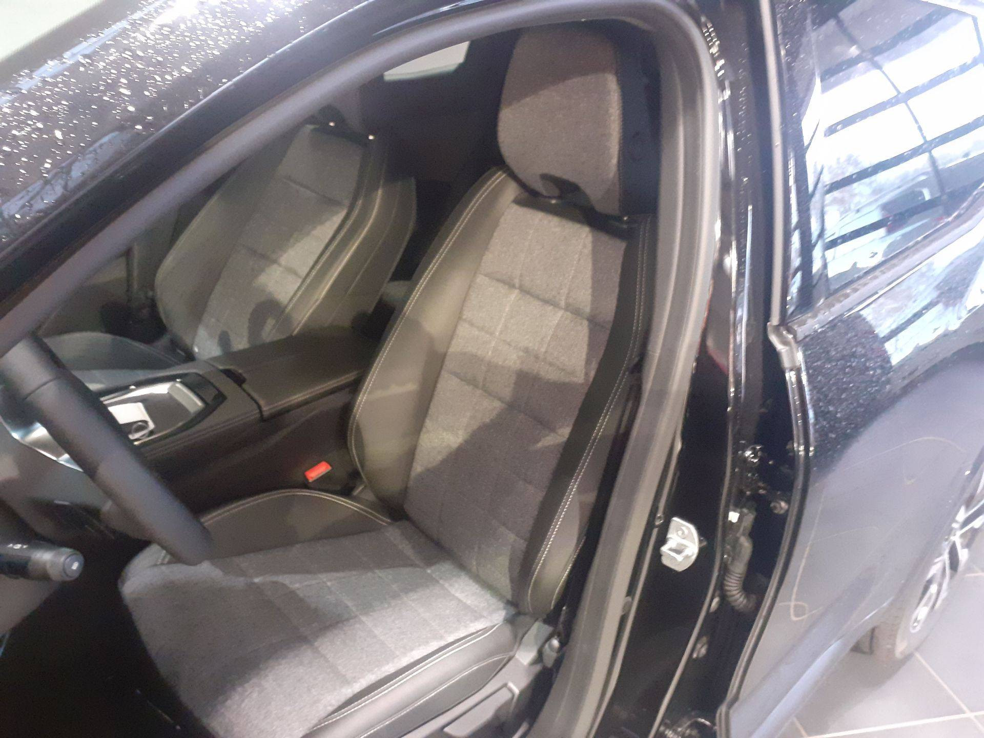 Vente en ligne Renault Espace Espace full hybrid E-Tech 200 ch 5pl au prix de 40 990 €