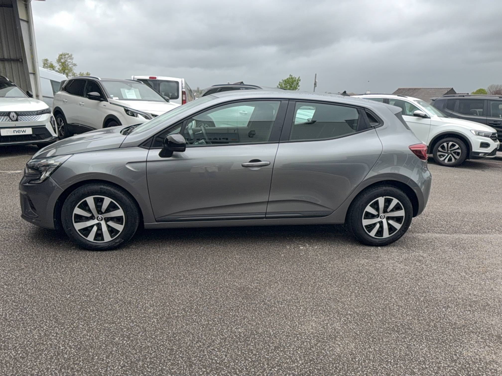 Vente en ligne Renault Clio 5 Clio TCe 90 au prix de 13 990 €