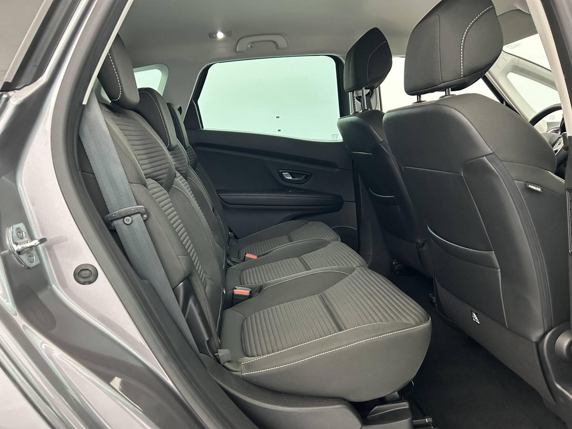 Vente en ligne Renault Scenic 4 Scenic TCe 115 FAP - 21 au prix de 14 790 €