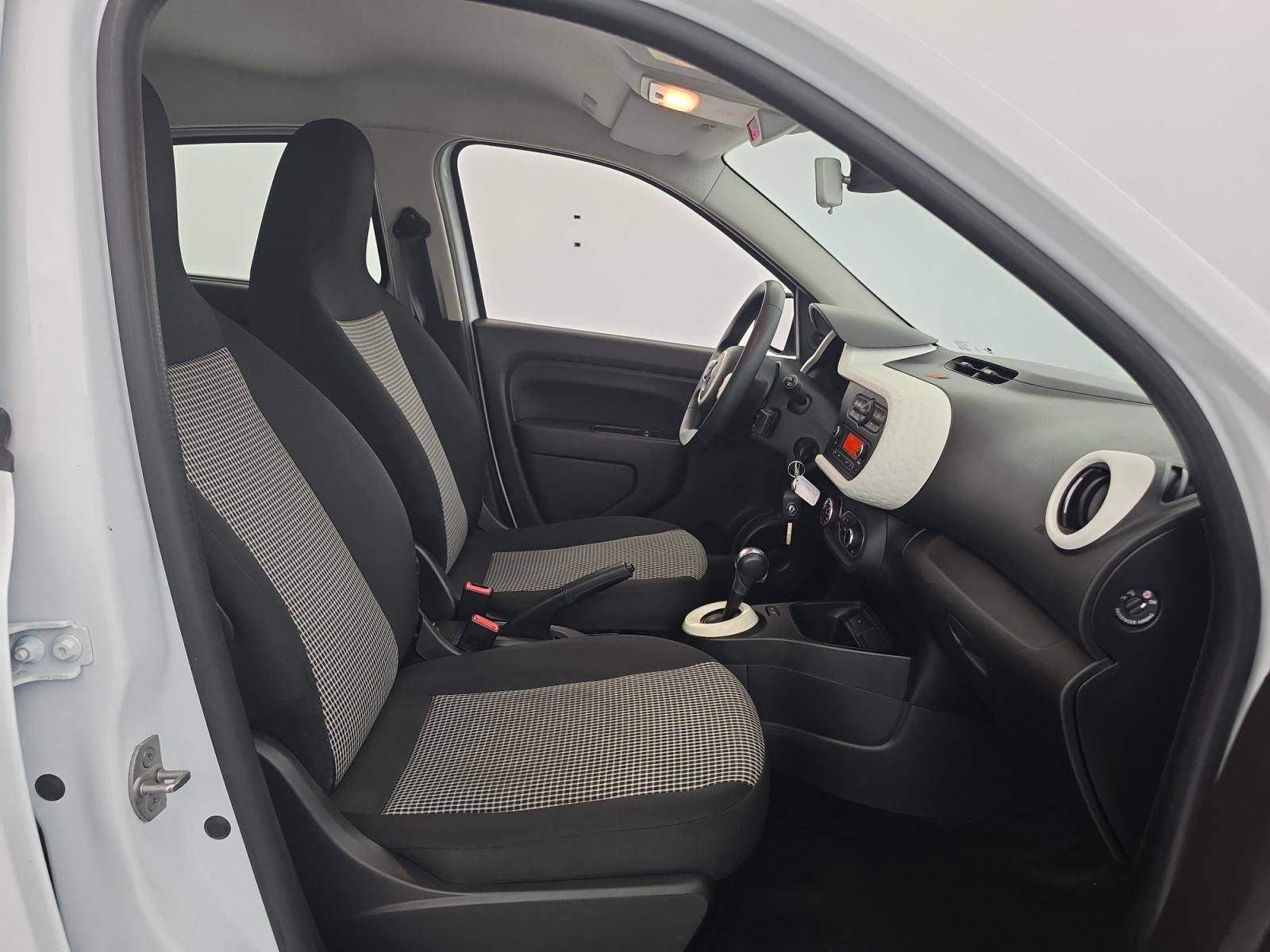 Vente en ligne Renault Twingo Electrique Twingo III E-Tech au prix de 10 950 €
