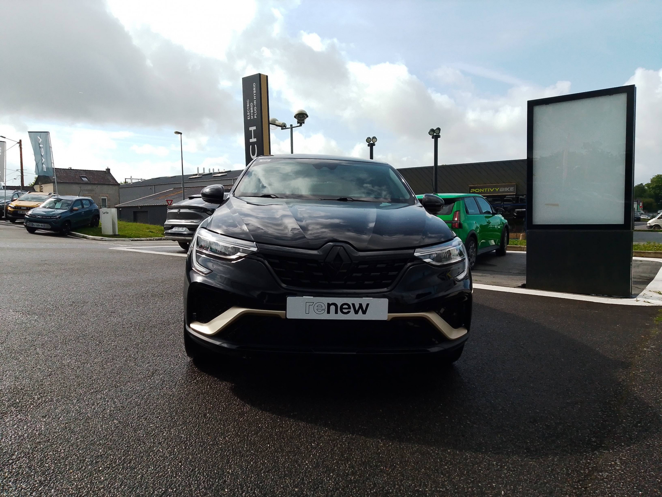 Vente en ligne Renault Arkana  E-Tech hybride 145 - 22 au prix de 24 990 €