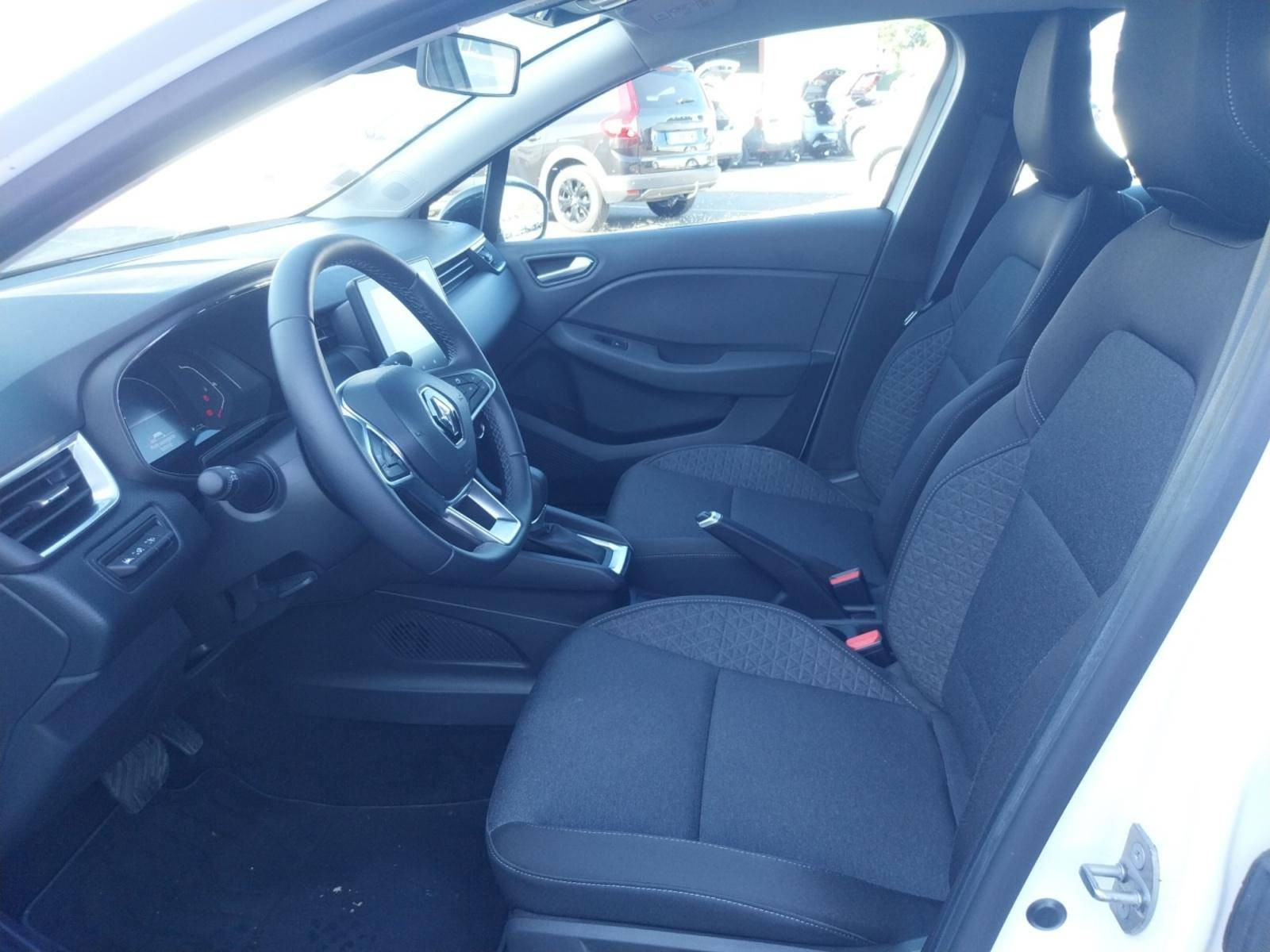 Vente en ligne Renault Clio 5 Clio E-Tech full hybrid 145 au prix de 17 350 €