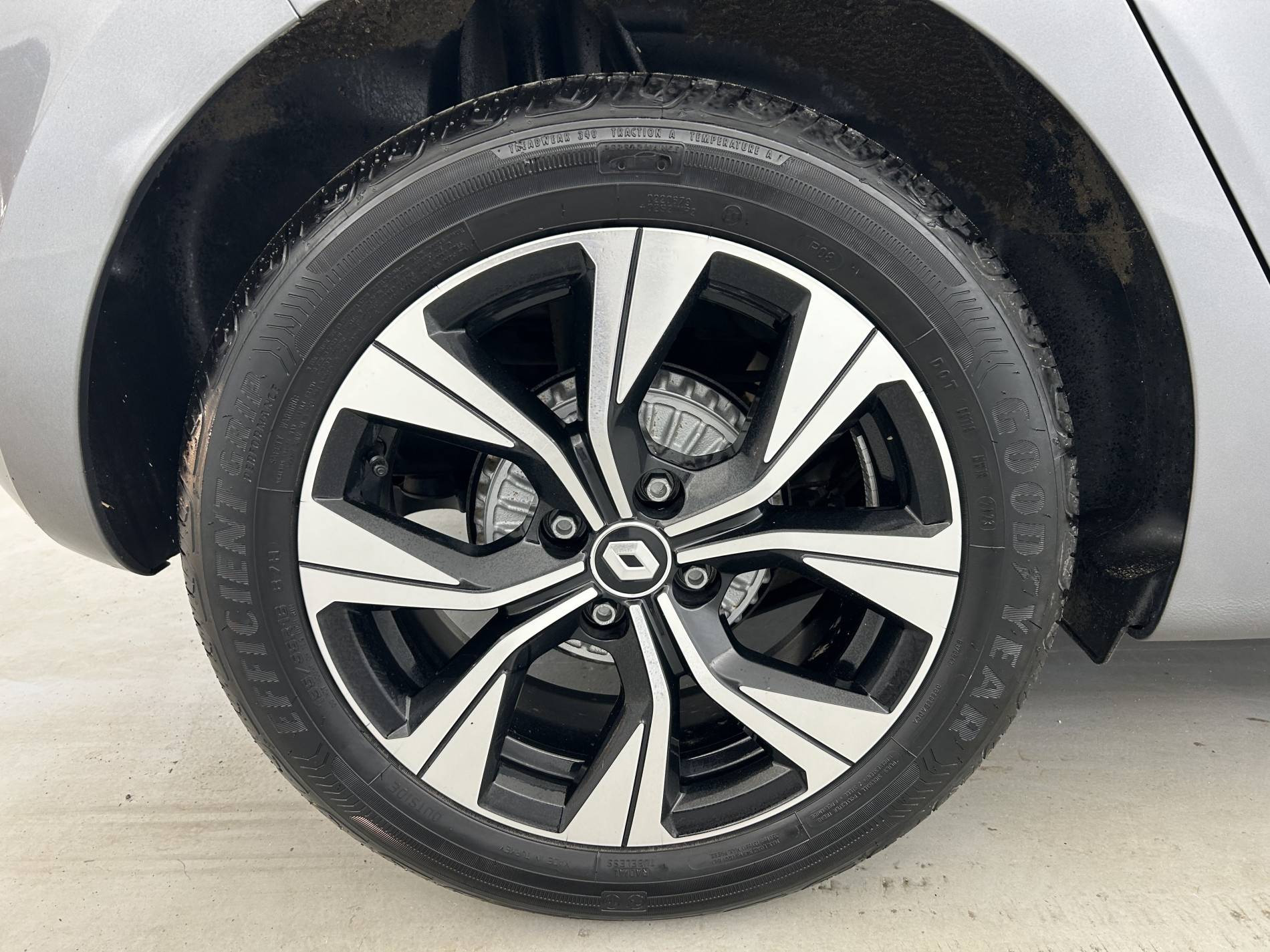 Vente en ligne Renault Clio 5 Clio TCe 90 au prix de 14 990 €