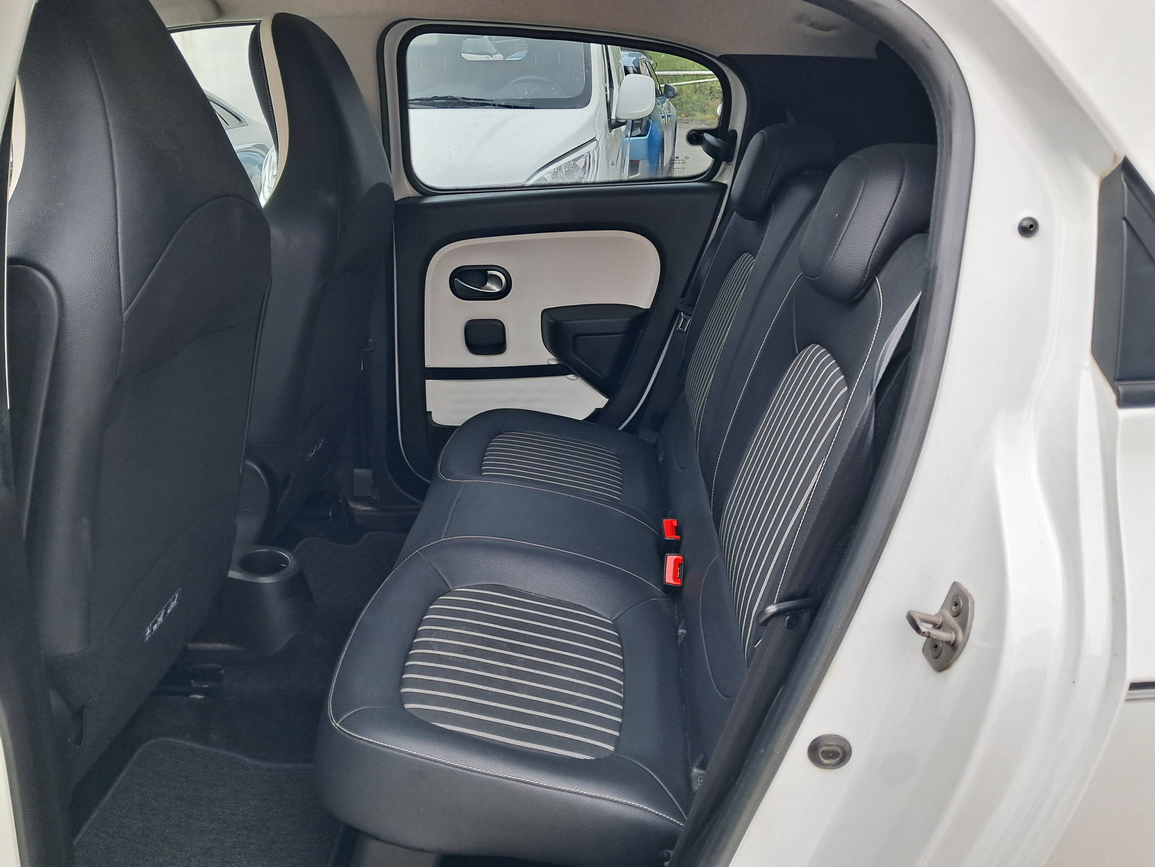 Vente en ligne Renault Twingo Electrique Twingo III E-Tech au prix de 9 490 €