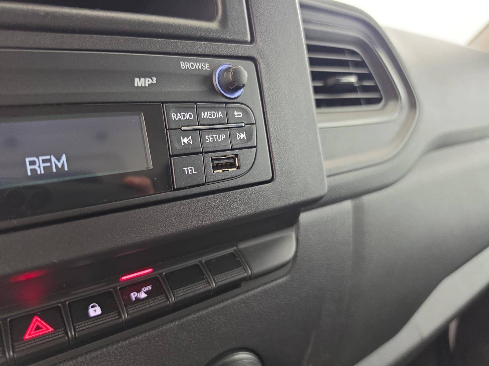 Vente en ligne Renault Master Fourgon MASTER FGN TRAC F3500 L2H2 BLUE DCI 135 au prix de 20 980 €