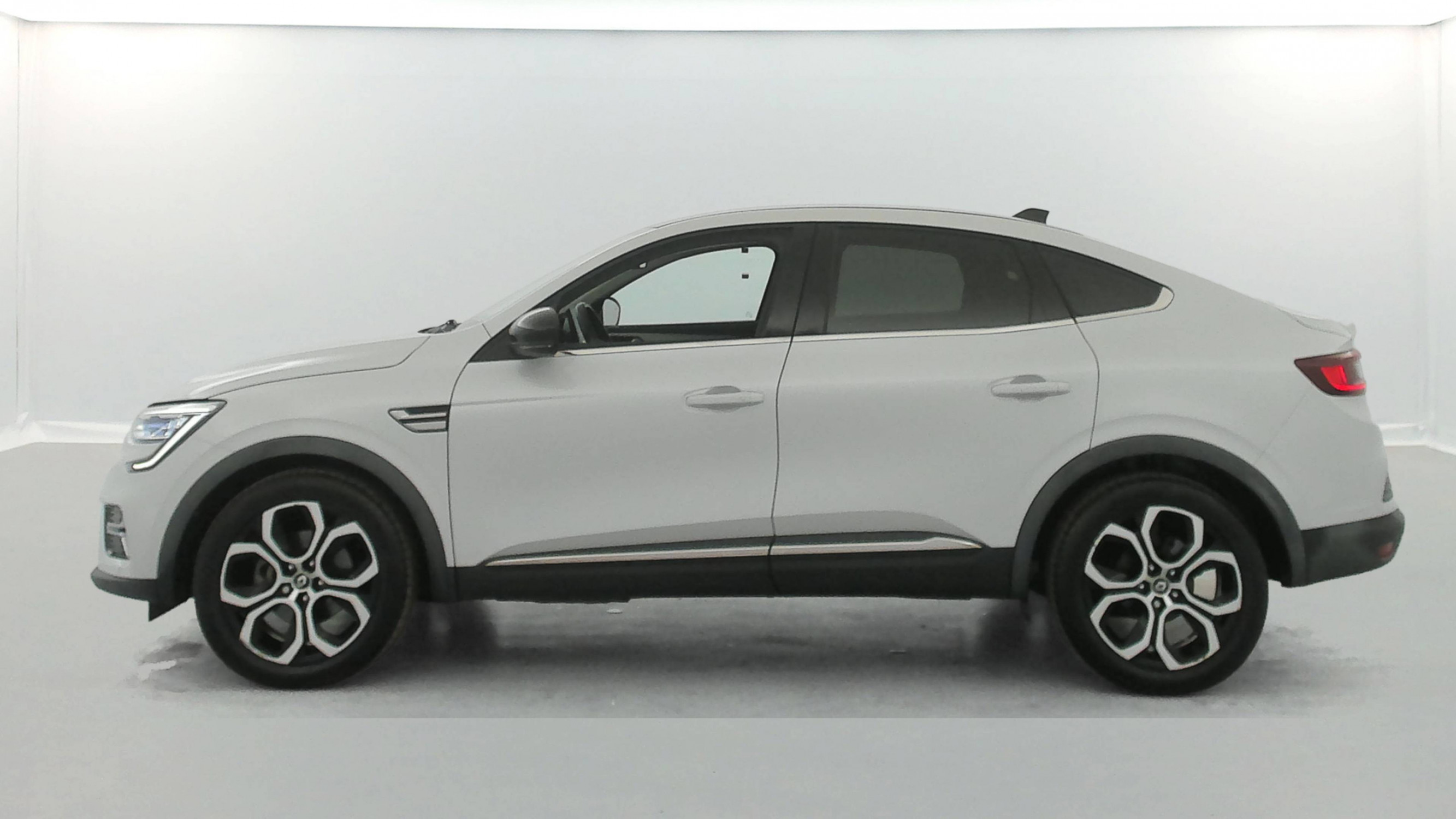 Vente en ligne Renault Arkana  E-Tech 145 - 21B au prix de 18 650 €