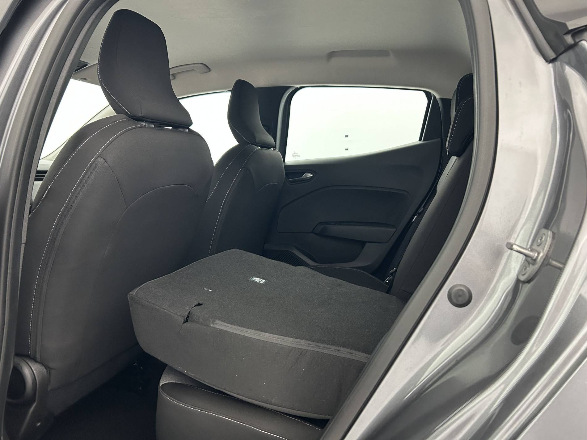 Vente en ligne Renault Clio 5 Clio E-Tech full hybrid 145 ch GSR2 au prix de 19 900 €