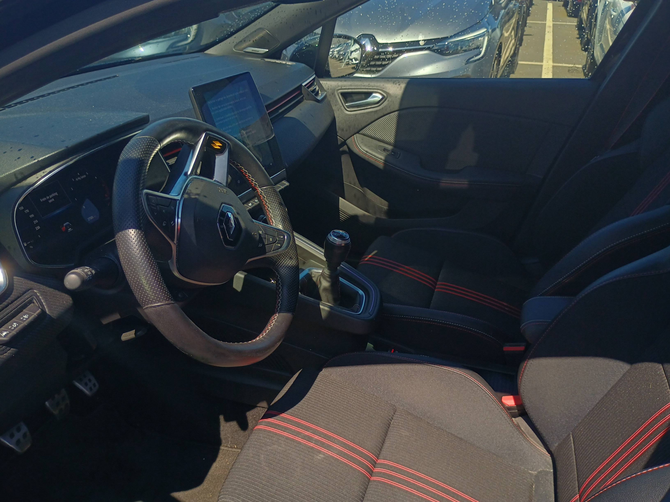 Vente en ligne Renault Clio 5 Clio TCe 140 au prix de 17 800 €