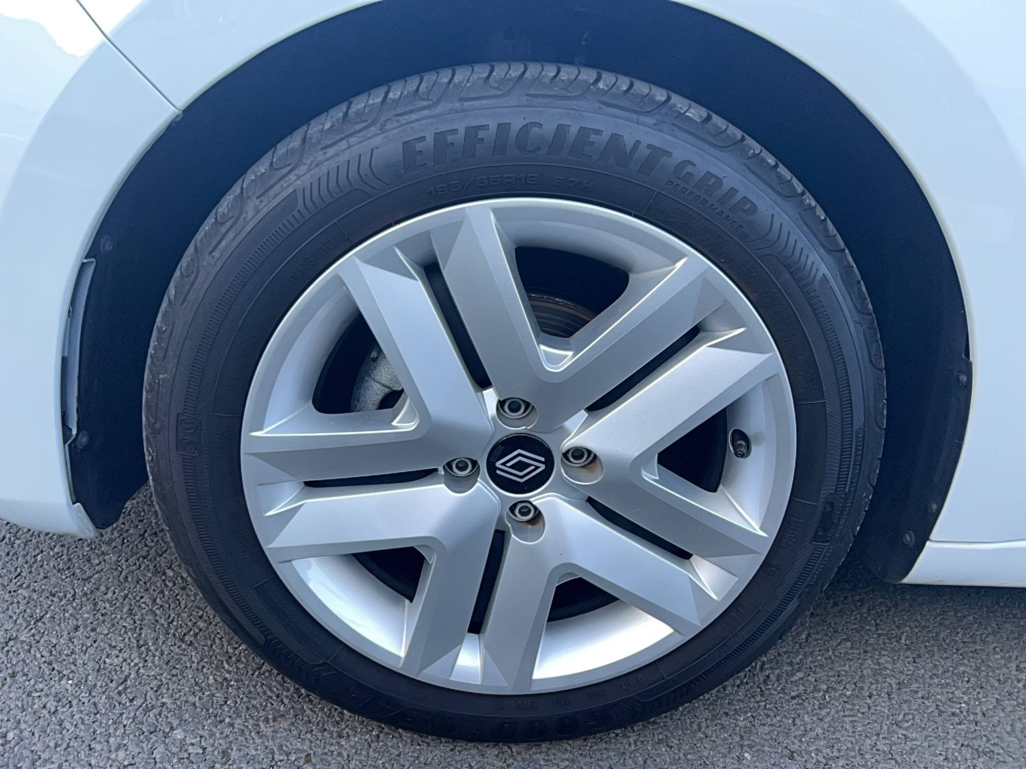 Vente en ligne Renault Clio 5 Clio TCe 90 au prix de 15 500 €