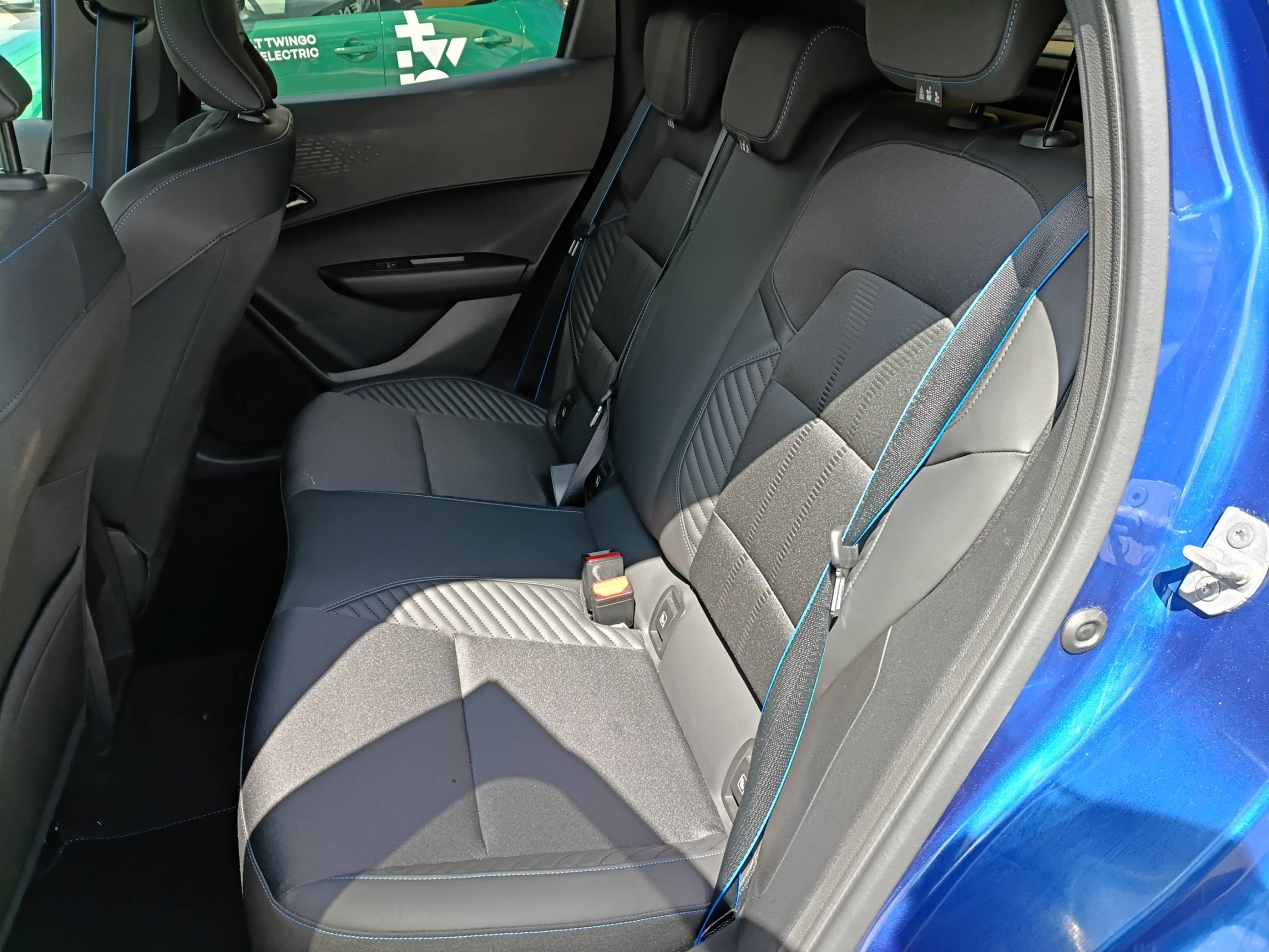 Vente en ligne Renault Clio 6 Clio E-Tech full hybrid 160 ch au prix de 28 490 €