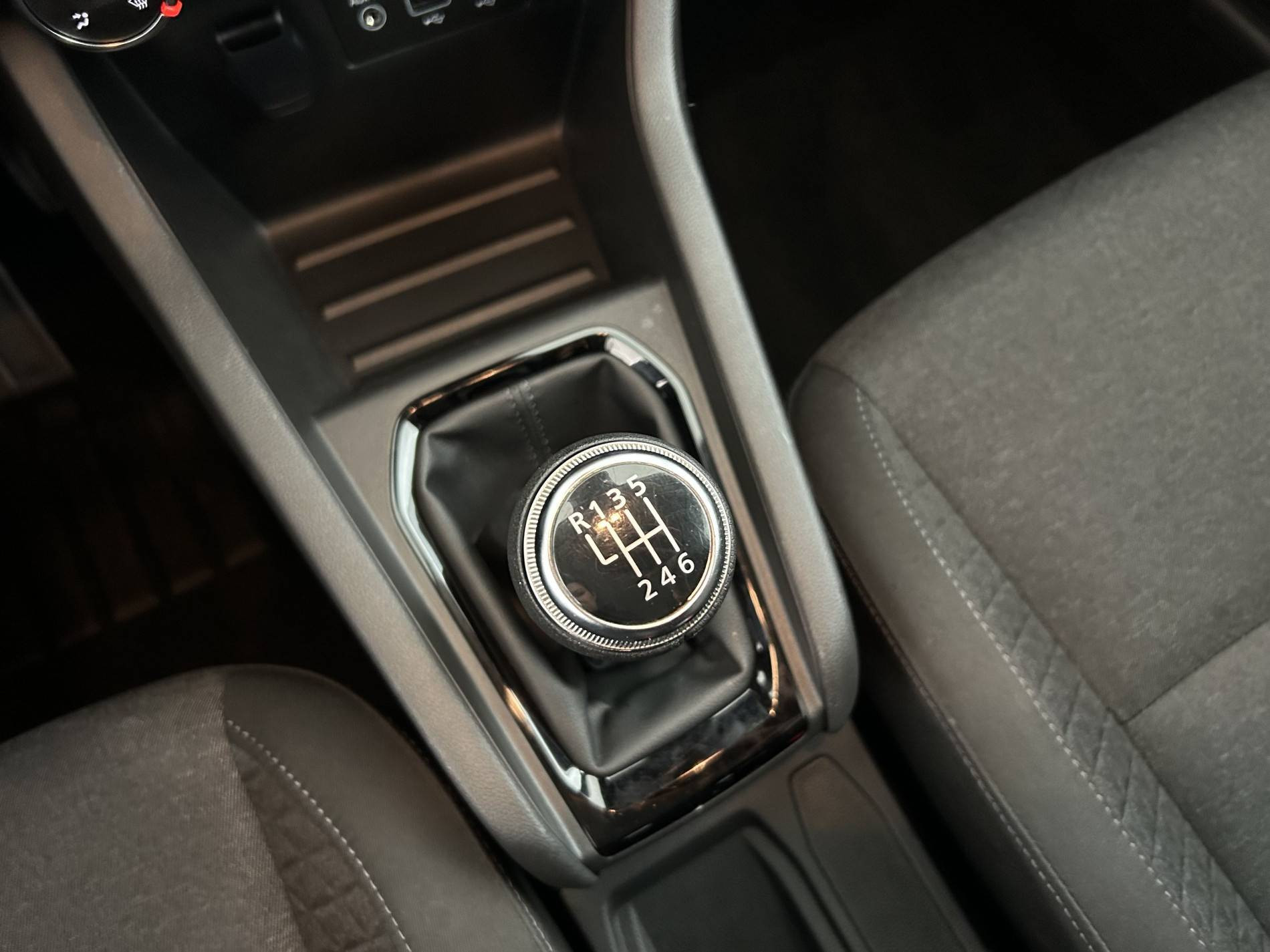 Vente en ligne Renault Clio 5 Clio TCe 90 au prix de 13 790 €