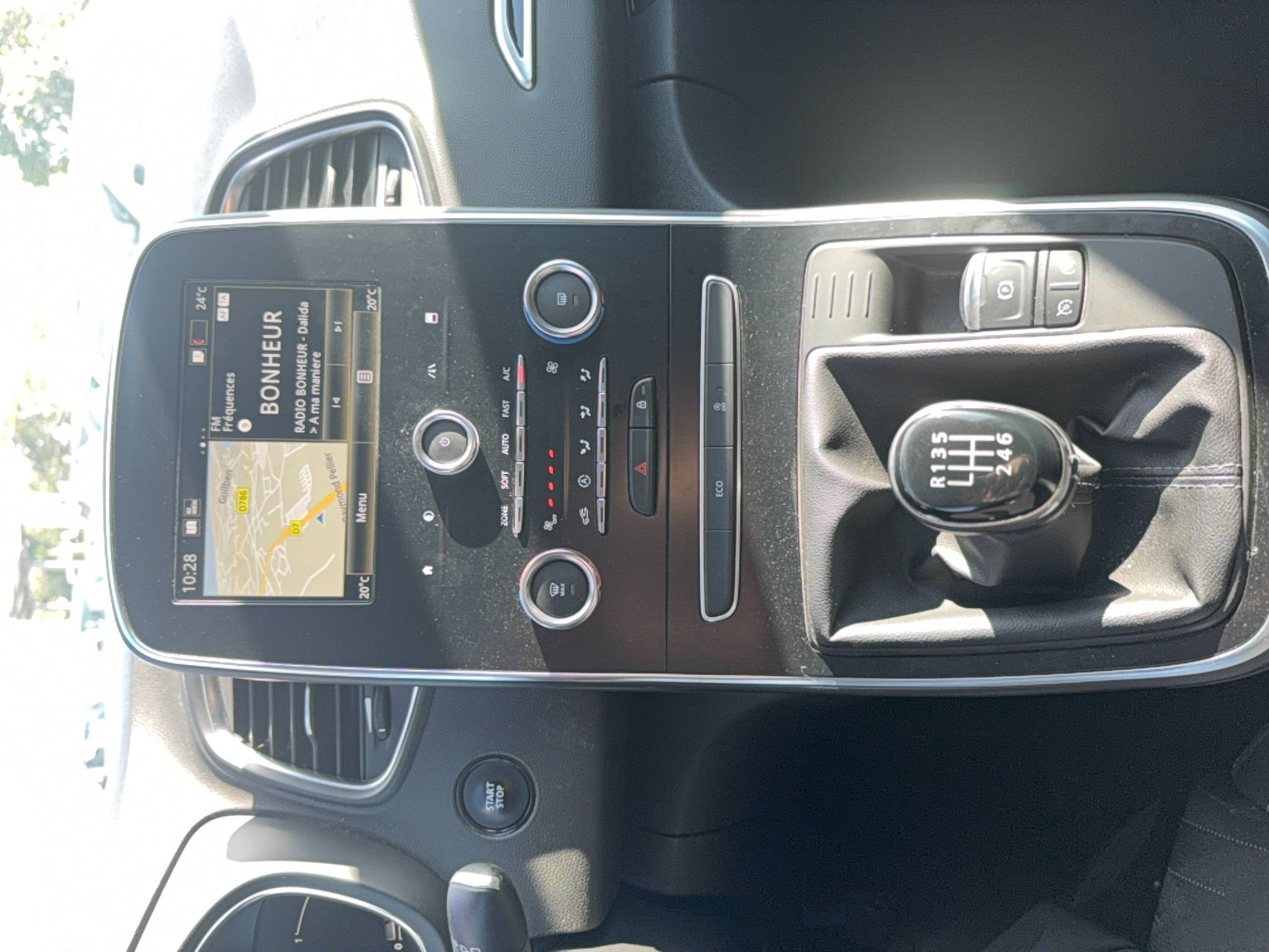 Vente en ligne Renault Scenic 4 Scenic TCe 115 FAP au prix de 12 990 €