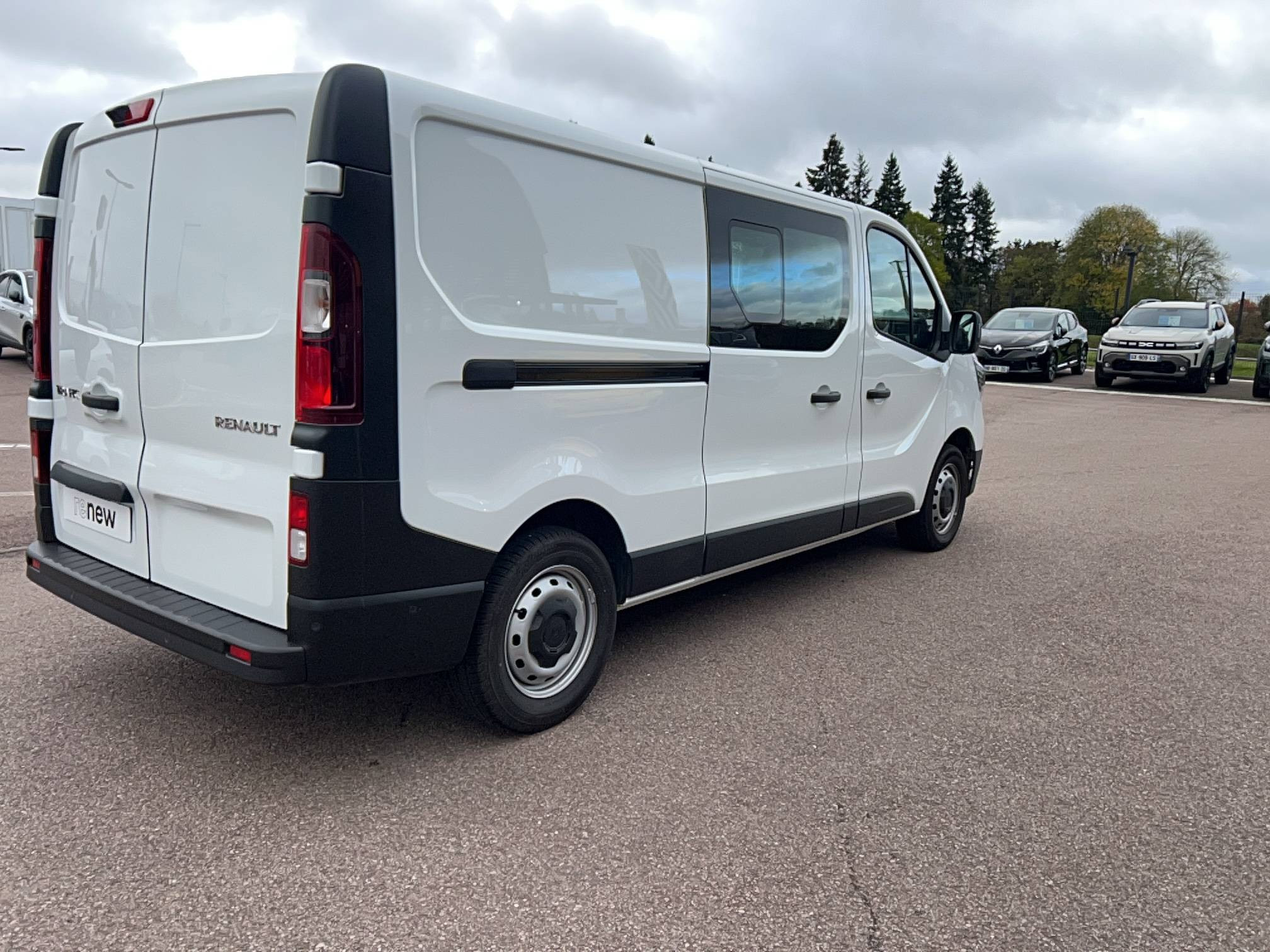 Vente en ligne Renault Trafic Cabine Approfondie TRAFIC CA L2H1 3T BLUE DCI 150 AUTO au prix de 35 990 €