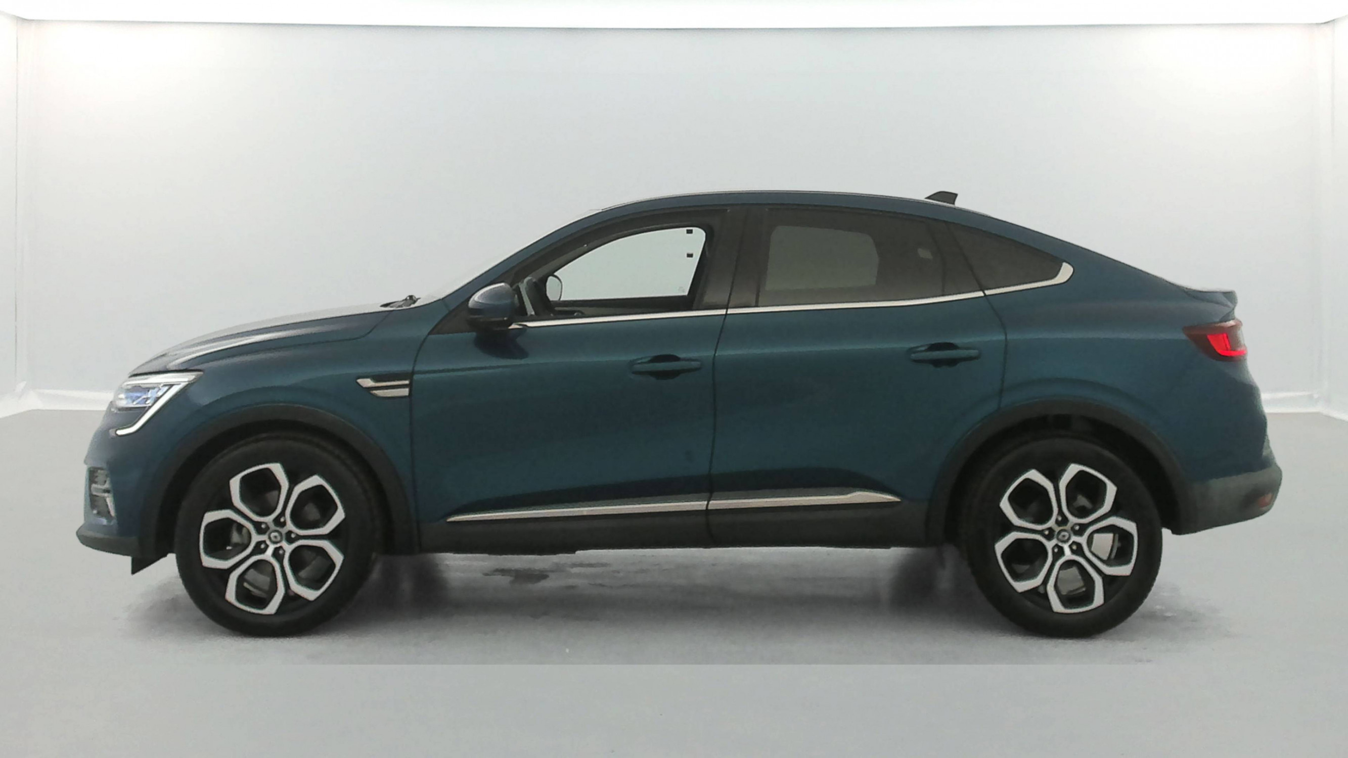 Vente en ligne Renault Arkana  E-Tech 145 - 21B au prix de 20 990 €