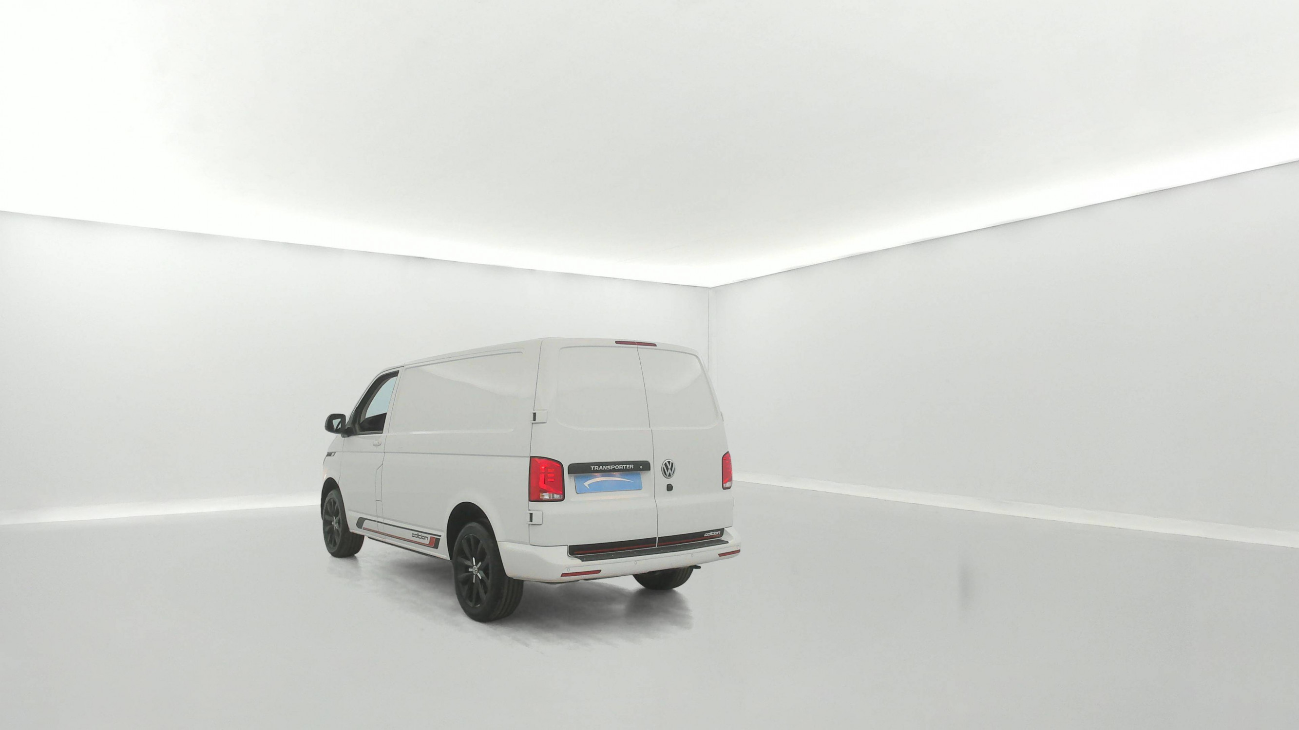 Vente en ligne Volkswagen Transporter  L1H1 2.0 TDI 110 BVM5 au prix de 22 690 €