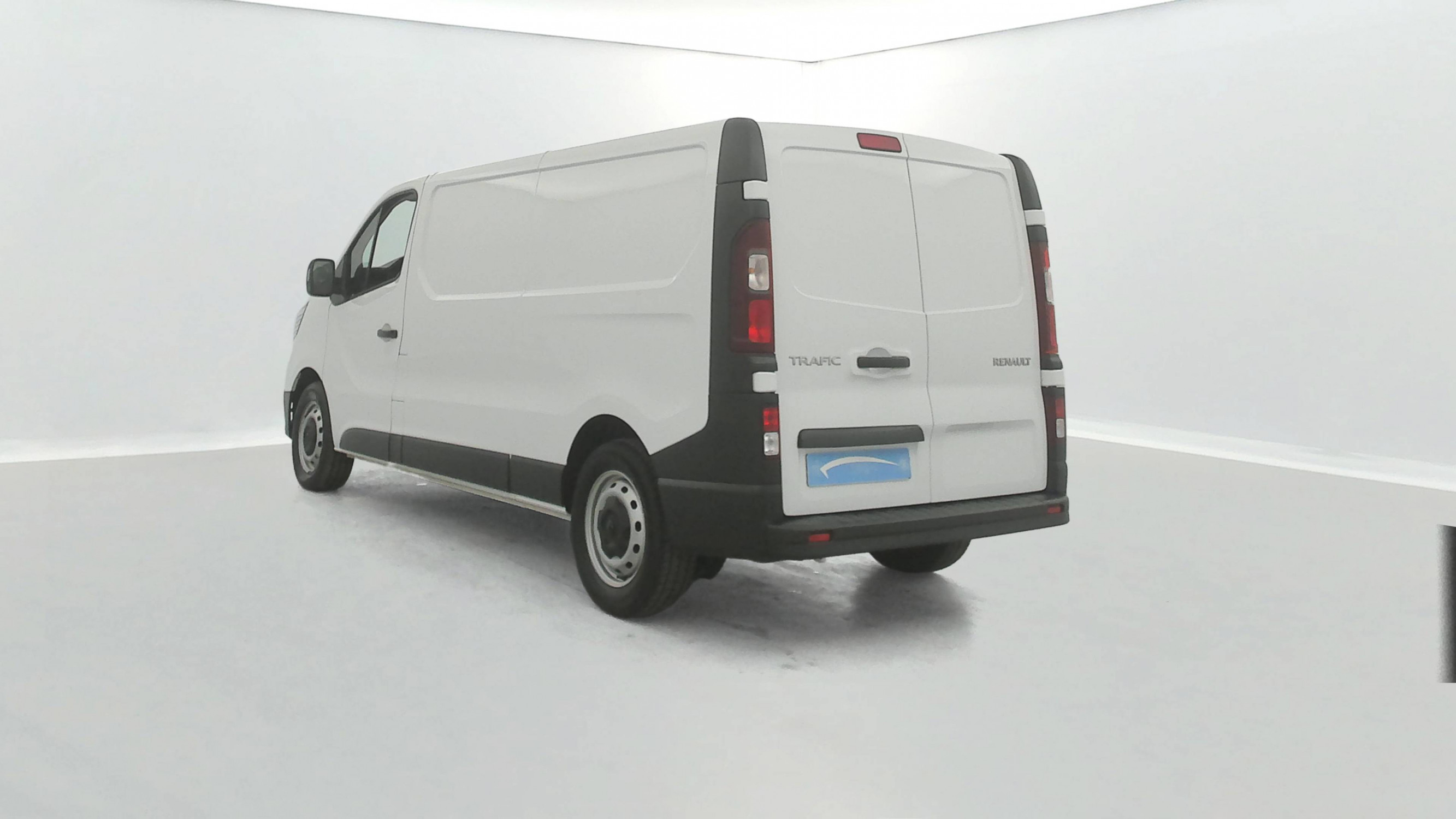 Vente en ligne Renault Trafic 3 Fourgon TRAFIC FGN L2H1 3000 KG BLUE DCI 130 au prix de 23 490 €