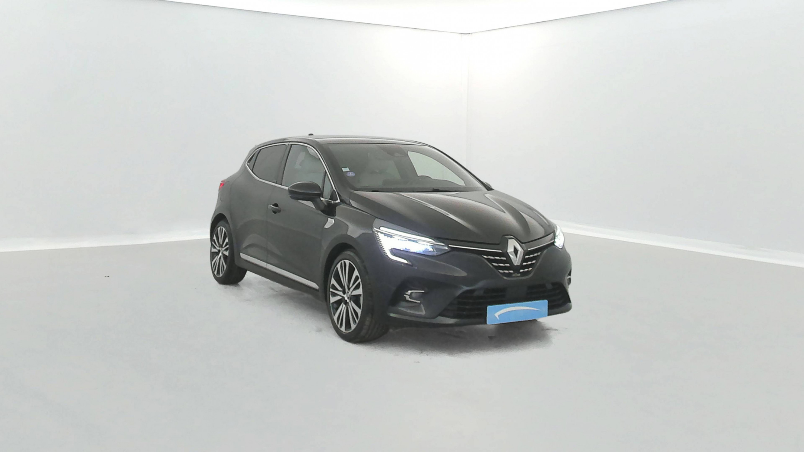 Vente en ligne Renault Clio 5 Clio E-Tech 140 - 21N au prix de 18 790 €