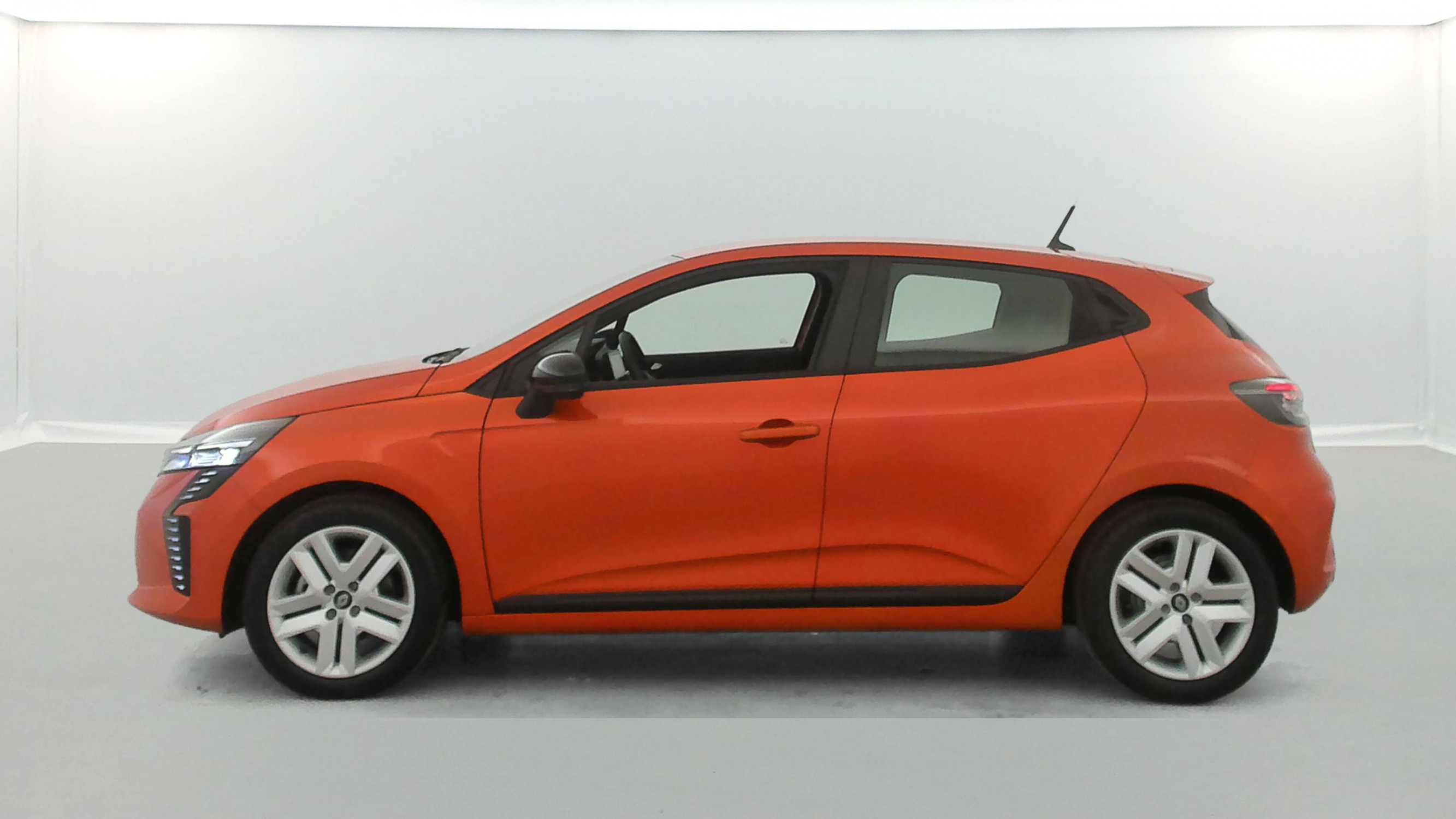 Vente en ligne Renault Clio 5 Clio E-Tech full hybrid 145 ch GSR2 au prix de 19 590 €