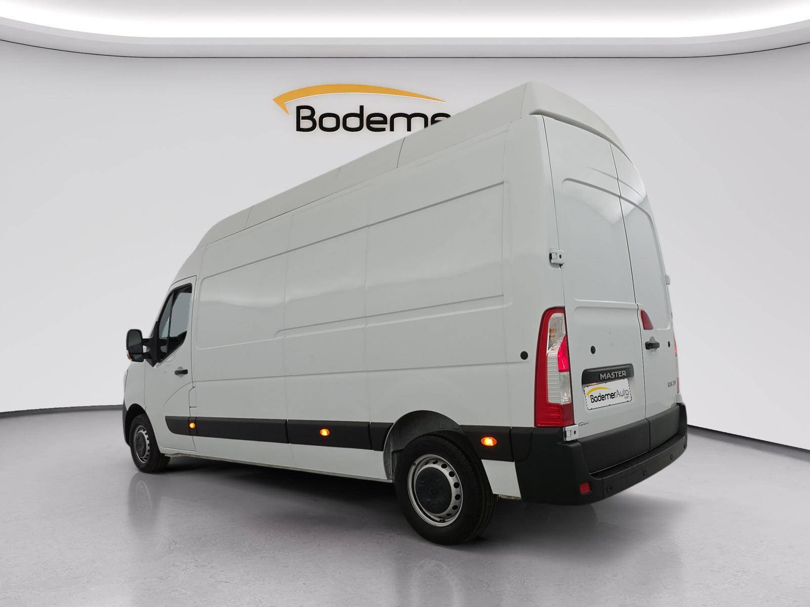 Vente en ligne Renault Master Fourgon MASTER FGN TRAC F3500 L3H3 BLUE DCI 135 au prix de 26 490 €