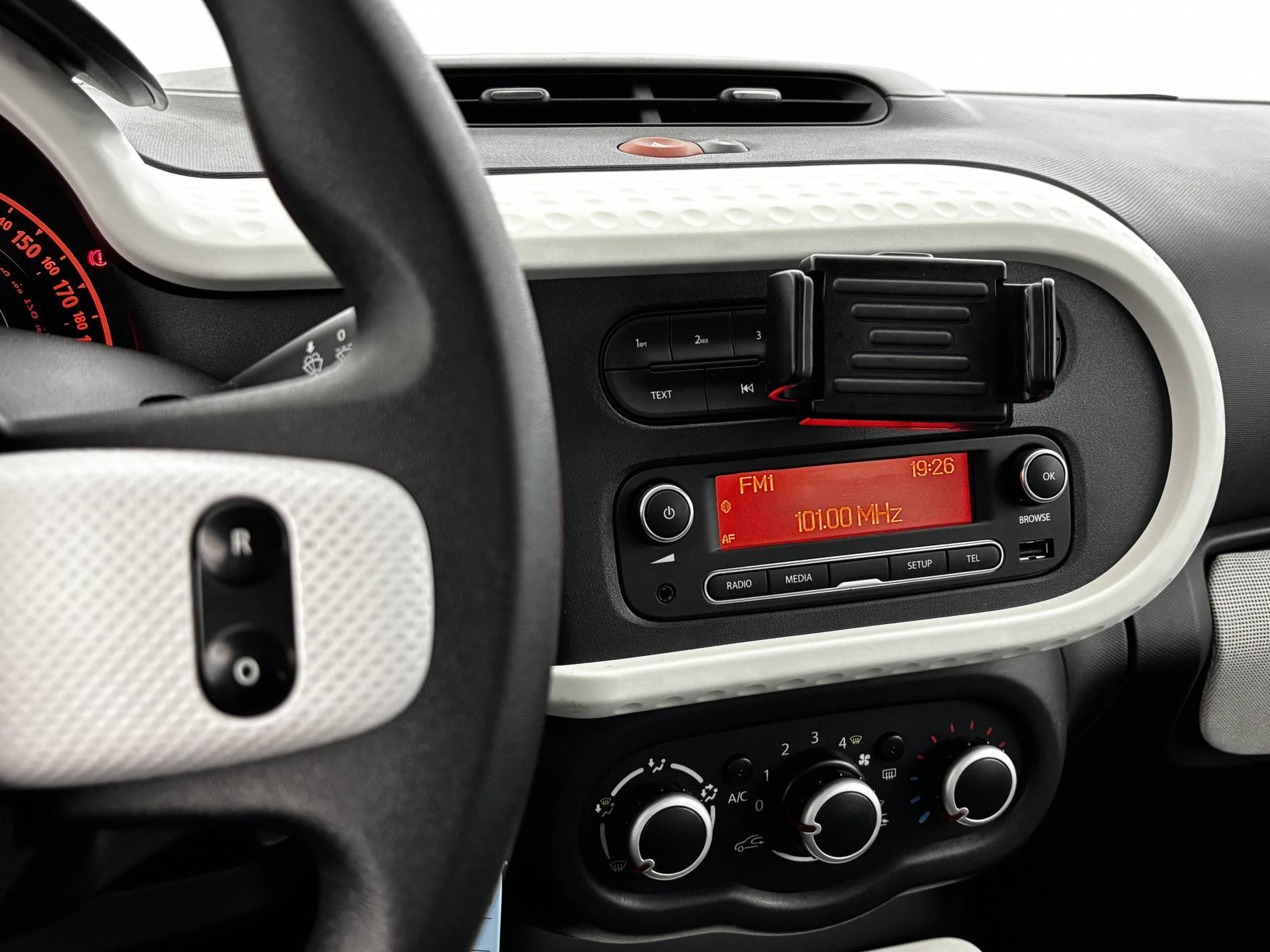 Vente en ligne Renault Twingo 3  1.0 SCe 70 BC au prix de 11 490 €