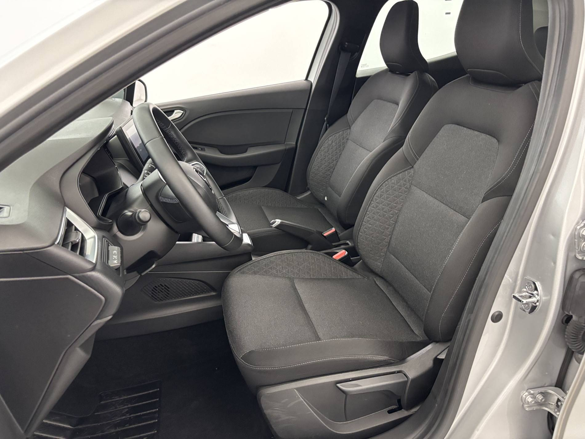 Vente en ligne Renault Clio 5 Clio E-Tech 140 - 21N au prix de 15 990 €