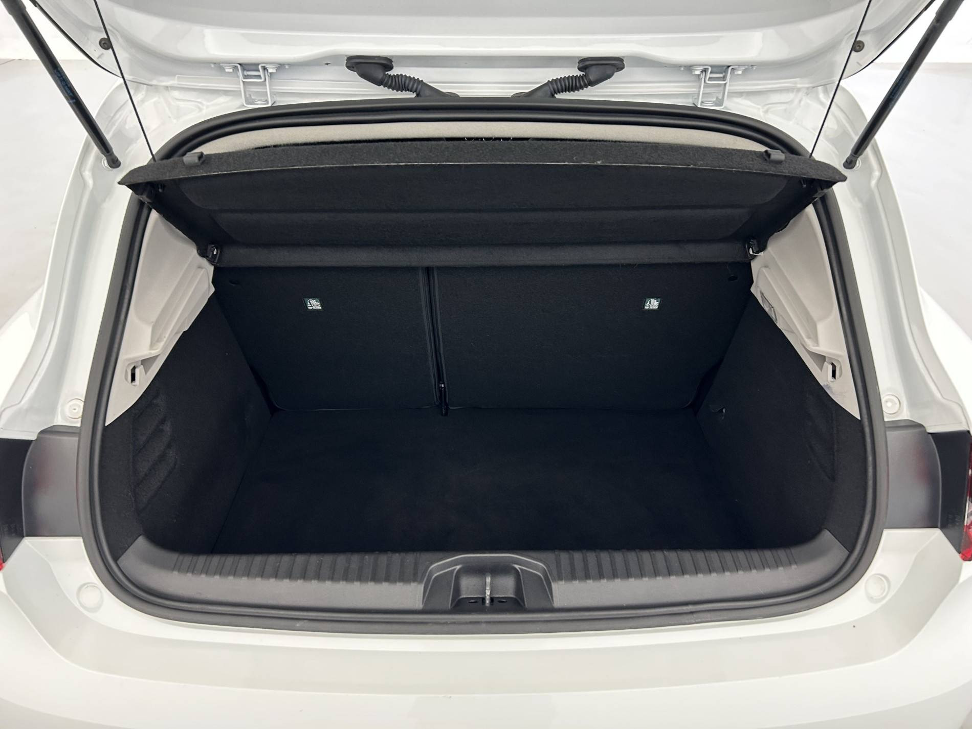 Vente en ligne Renault Clio 5 Clio E-Tech 140 - 21N au prix de 14 990 €