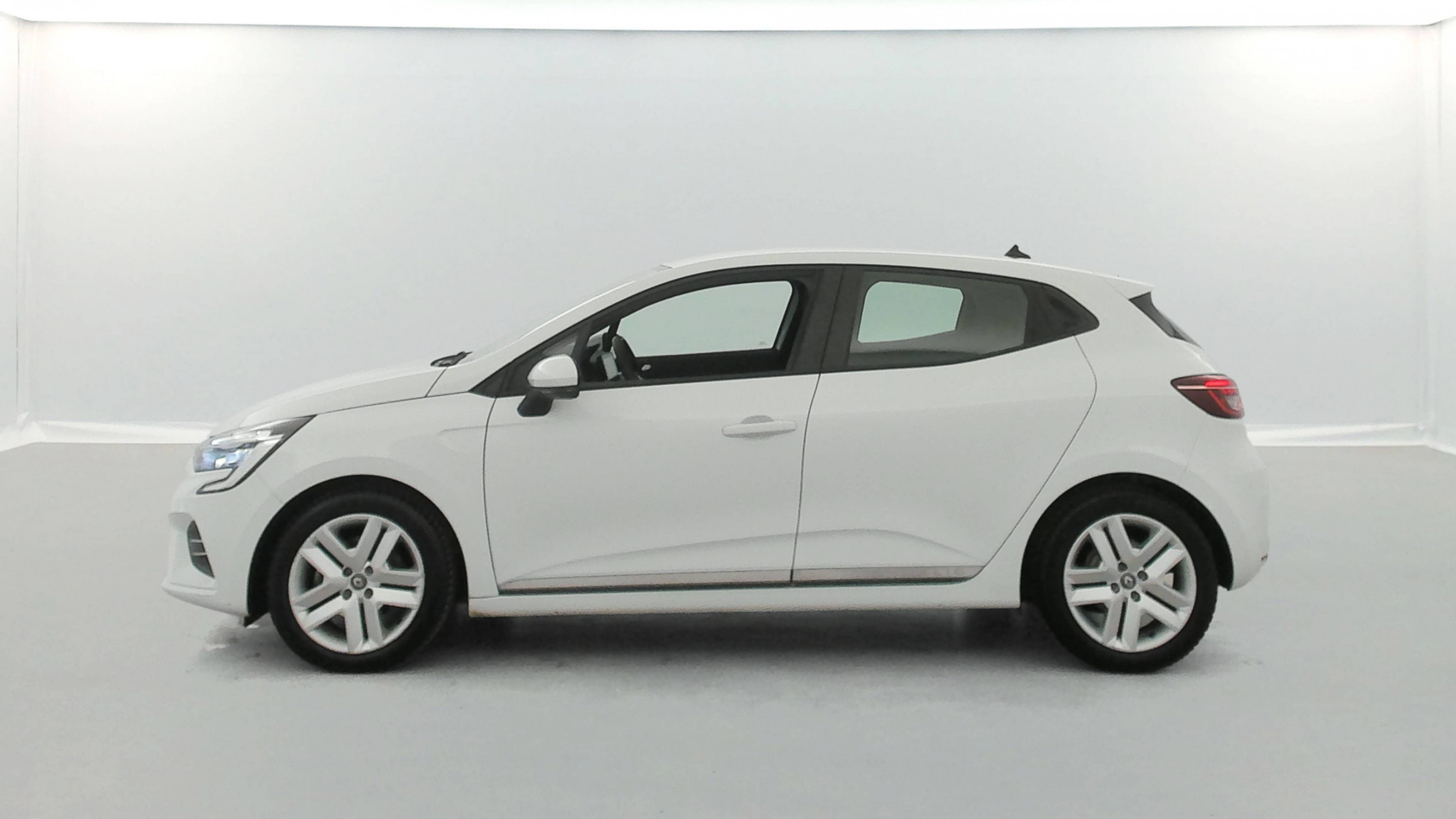 Vente en ligne Renault Clio 5 Clio E-Tech 140 - 21N au prix de 11 990 €