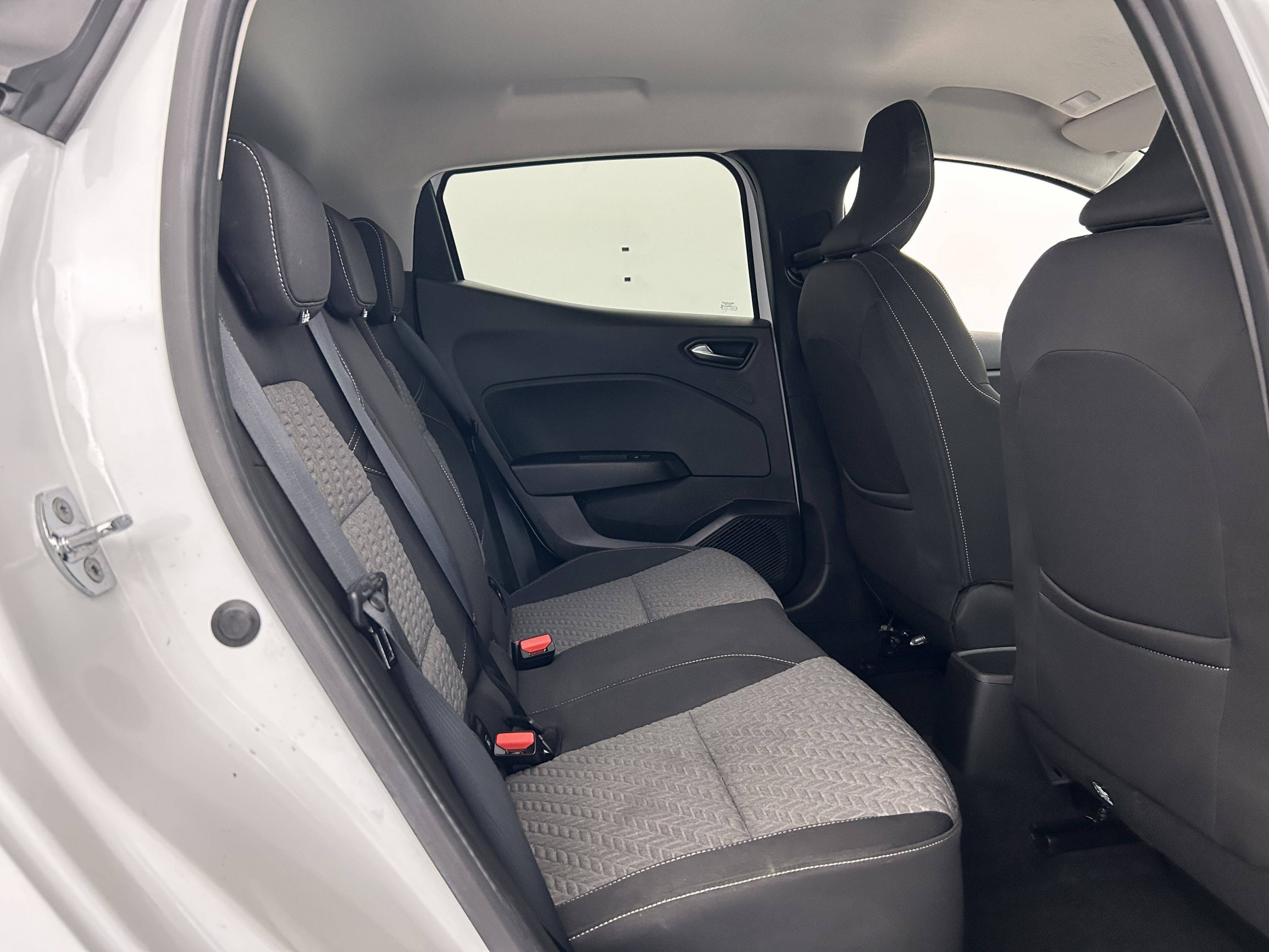 Vente en ligne Renault Clio 5 Clio Blue dCi 100 au prix de 14 990 €
