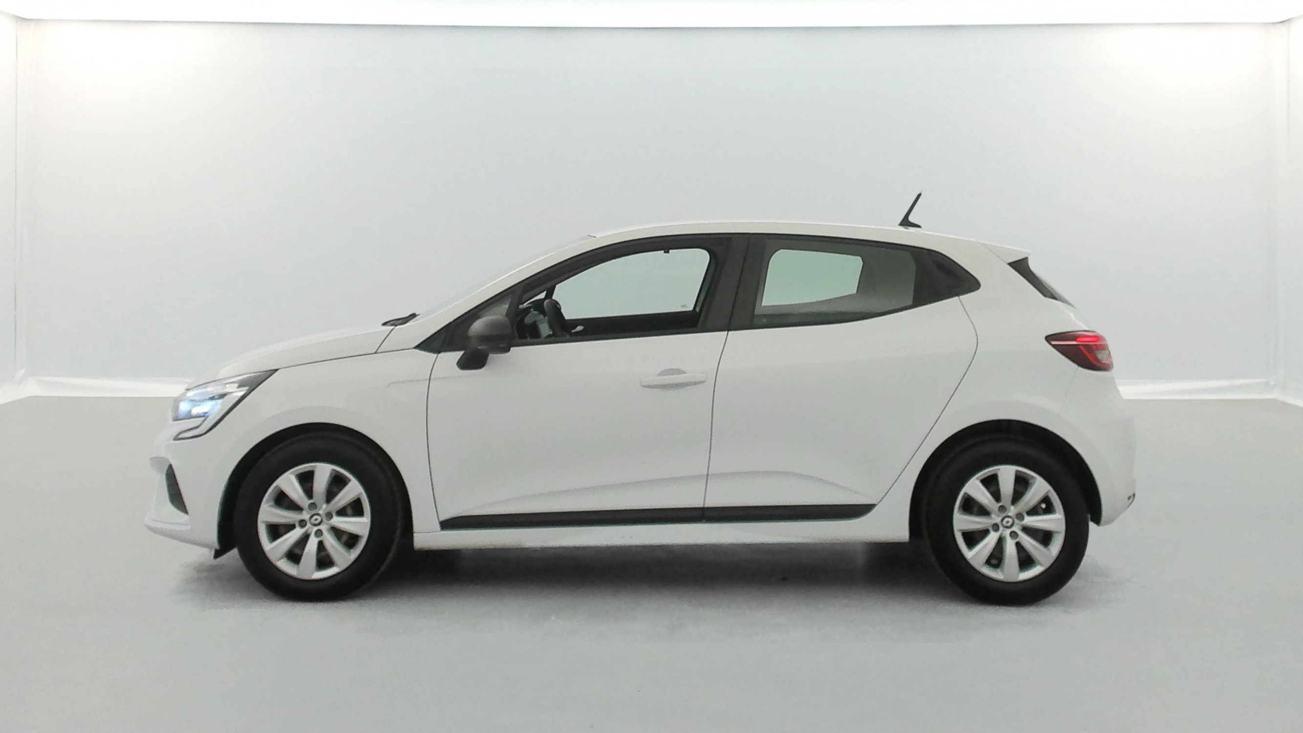 Vente en ligne Renault Clio 5 CLIO SOCIETE BLUE DCI 85 au prix de 12 990 €