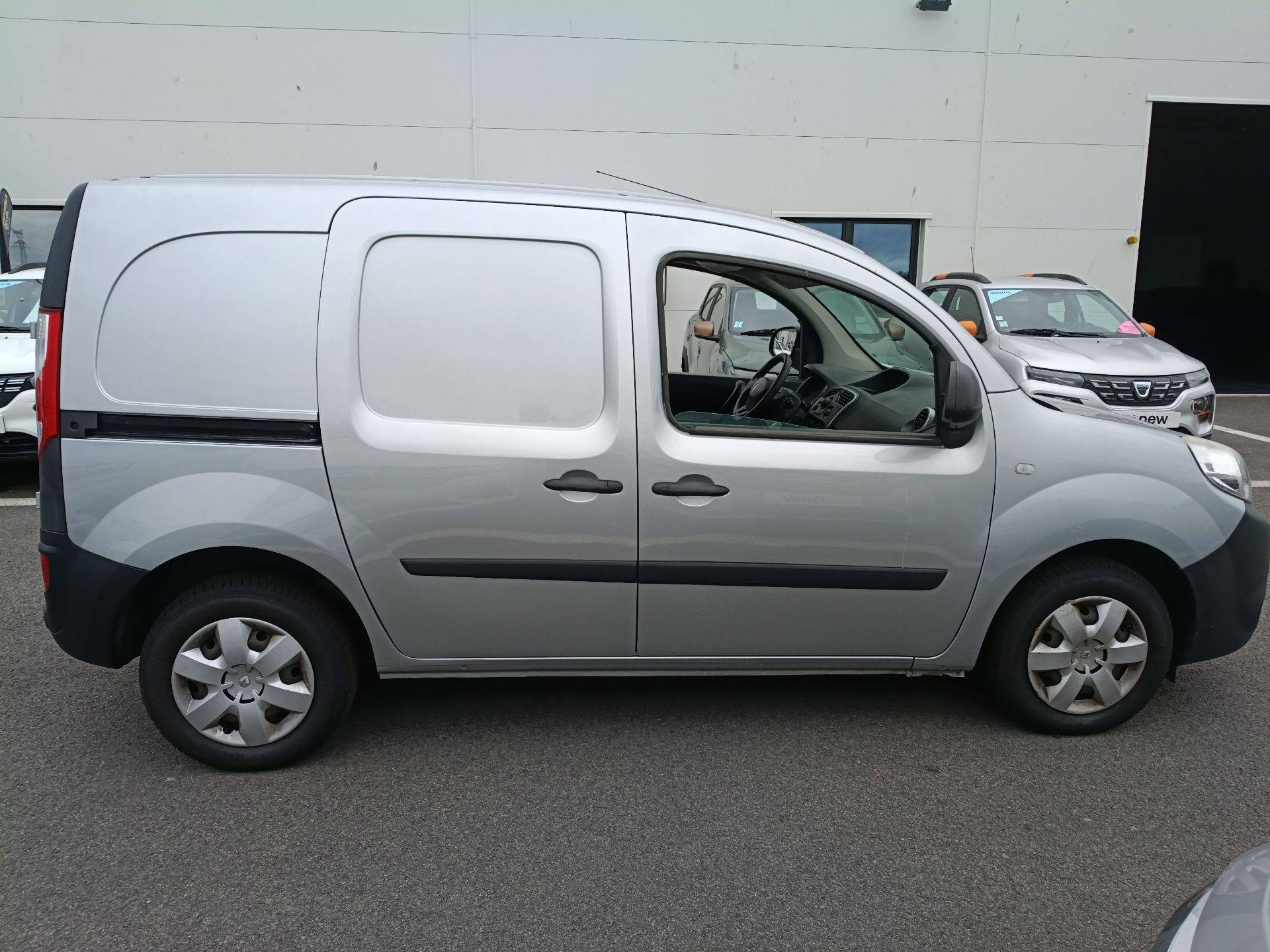 Vente en ligne Renault Kangoo Express  BLUE DCI 80 au prix de 9 590 €