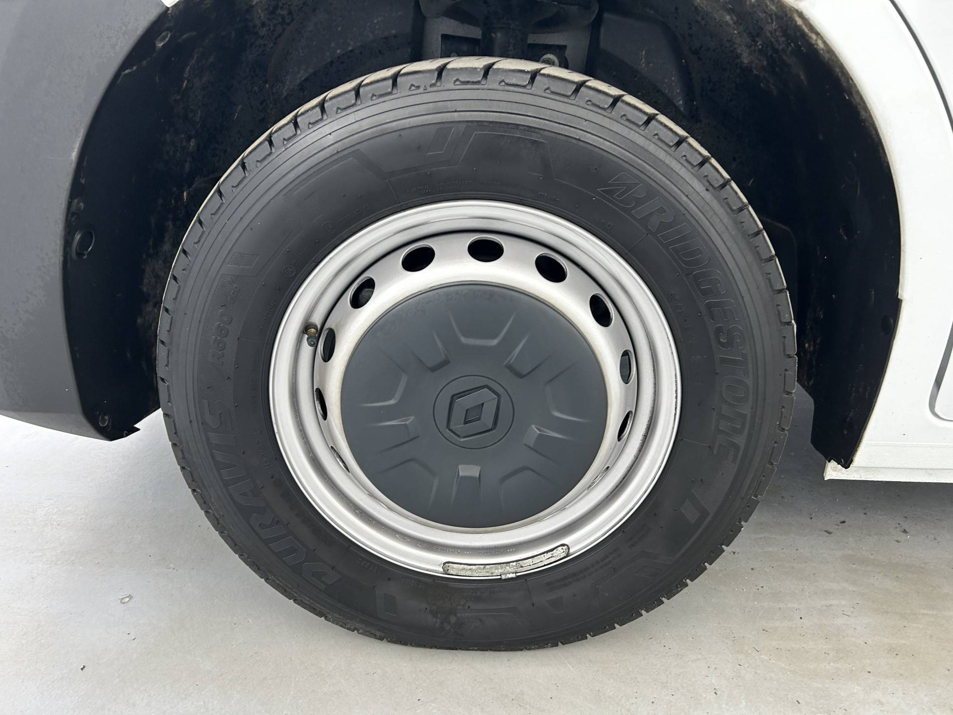 Vente en ligne Renault Master Fourgon MASTER FGN TRAC F3500 L3H3 BLUE DCI 135 au prix de 29 400 €