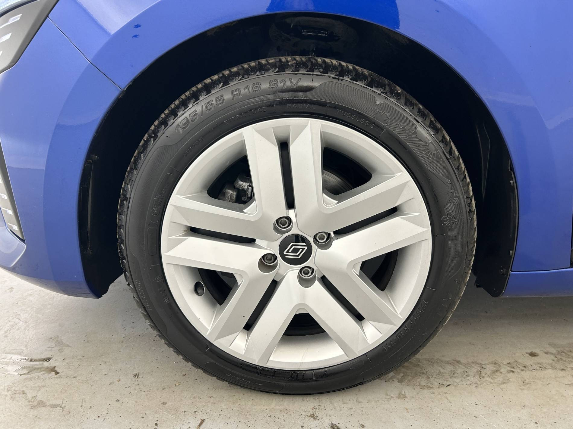 Vente en ligne Renault Clio 5 Clio Blue dCi 100 ch GSR2 au prix de 15 980 €
